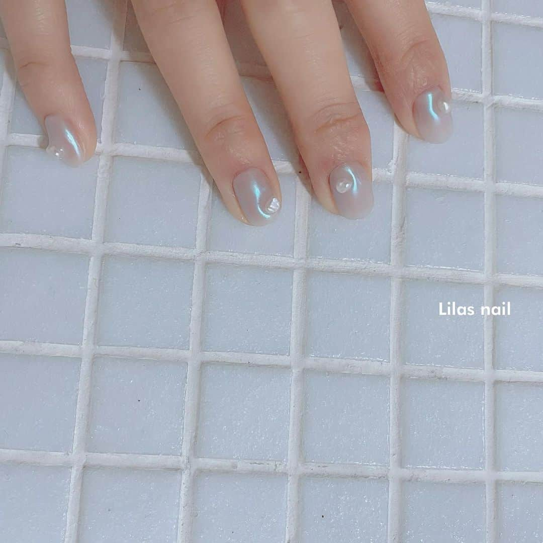 makoのインスタグラム：「* 🐋🤍  #girlynail #ガーリーネイル #ミラーネイル #glitternail #젤네일 #젤네일아트 #젤네일전문 #フレンチガーリー  #오로라네일 #네일 #아트 #オーダーチップ #ブライダルネイル #auroranails #セルフネイル #네일스타그램 #네일아트　#스누피네일아트 #클리어 #左右非対称ネイル #ちょうちょネイル #うるうるネイル #ヴィンテージネイル #水滴ネイル #オーロラネイル #フレンチネイル #冬ネイル #クリアネイル #韓国ネイル﻿」