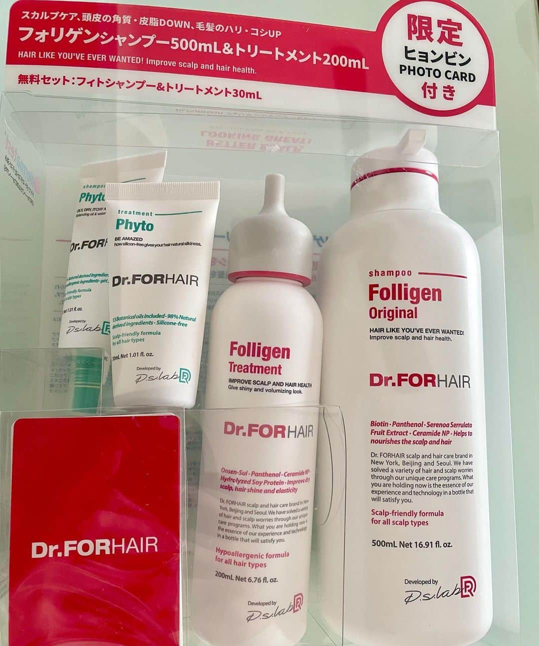 吉山りささんのインスタグラム写真 - (吉山りさInstagram)「📍dr.forhair 韓国で7年連続売り上げ"No.1のヘアケアブランド😍  🪅🪅🪅  📍スカルプシャンプーとトリートメント  ✨✨✨  🎯結論からお伝えします！  『めちゃくちゃ良い😍💓』  もうね〜 届いた瞬間からGood smell 💕  面倒くさがりの私も最近は 髪を綺麗に保つために 頭皮ケアを大切にしてます🤗（笑）  💋 韓国の方の髪が綺麗なのは スカルプケアをしっかりしているんだって😍  男女問わず使えるスカルプシャンプー💓  ✨✨✨✨✨  もう1週間使ってるけど 洗ってる時も乾いてもふんわり良い香り🥰  香りフェチなので幸せになる💋  そして乾かしたあとのまとまりや  ツヤもブローなしでも凄くでるの🥰  韓国ドラマが15年くらい前から好きだけど 韓国コスメもこのごろ大好き💘  初めて行った海外旅行は『韓国』でした✨  また韓国行きたいなぁ〜🥳 韓国料理のランチ、1人で良く行ってたわー（笑）  @dr.forhair_jp #drforhair#ドクターフォーヘアー#髪にも運命の出会い #スカルプ #頭皮 #ヘアケア #hair #シャンプー #トリートメント これめちゃくちゃ良い リピートありです💗  #吉山りさ #モデル #ロングヘア  #お風呂 #バスタイム #bathtime #🛀🏻 #🛁 #longhair #韓国 #韓国ファッション も大好き サイズが合うの #🇰🇷 #korea #髪 #髪の毛 #ツヤ #model #japanese」2月28日 14時11分 - oreorerisa