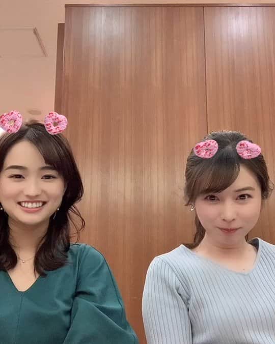 TBS「はやドキ！」のインスタグラム：「ドーナツ耳をつけてみました🍩✨﻿﻿ ﻿﻿ 斬新ですね😊﻿﻿ ﻿﻿ ﻿﻿ 皆川﻿﻿ ﻿﻿ ﻿﻿ #ドーナツ🍩﻿﻿ #篠原梨菜﻿ #皆川玲奈﻿ #はやドキ﻿ #tbs」