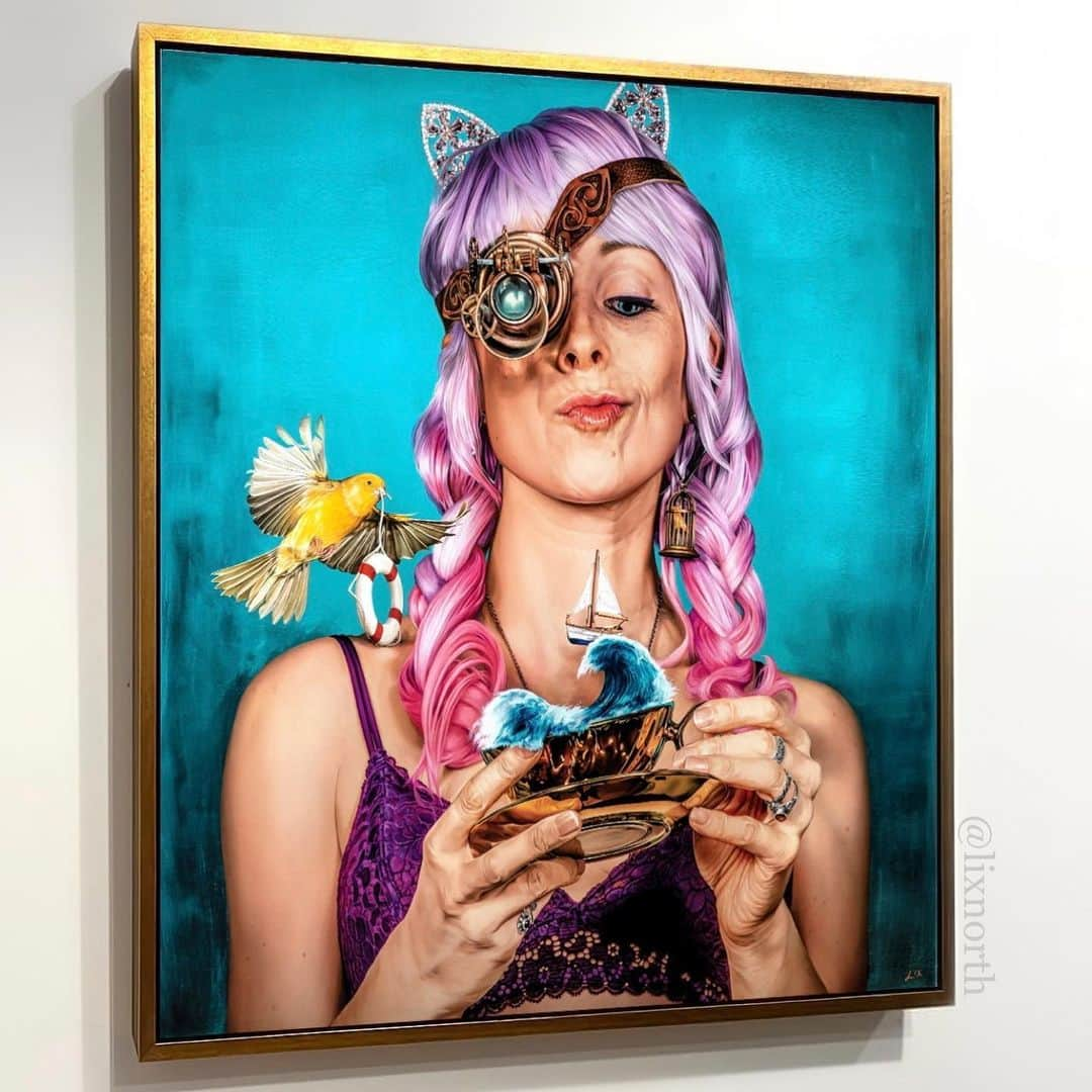 Lix Northのインスタグラム：「‘Tactician’ hanging in @beinartgallery at the #antipodes2021 opening last night (📷: @ryanpola). Swipe for a photo by @biddle.biddle of the amazing queue to get into the gallery last night! Bravo Melbourne! 👏🏼👏🏼👏🏼Killer gold float frame by @framewarehouse.com.au Ashgrove 👑 🙌🏼 #art . . . #oilpaint #selfportrait #portrait #steampunk #hyperrealism #realism #beautifulbizarre #instaart #instaartsy #instaartwork #instaartist #instaartpop #instaarthub #instaartoftheday #instaarte #instaarts #instaartistic #newartwork #artistlife #artnews  #resourceryartists #arte #dibujo #dailycollector #todaysartreport #artgallery #artshow #art_seeking」