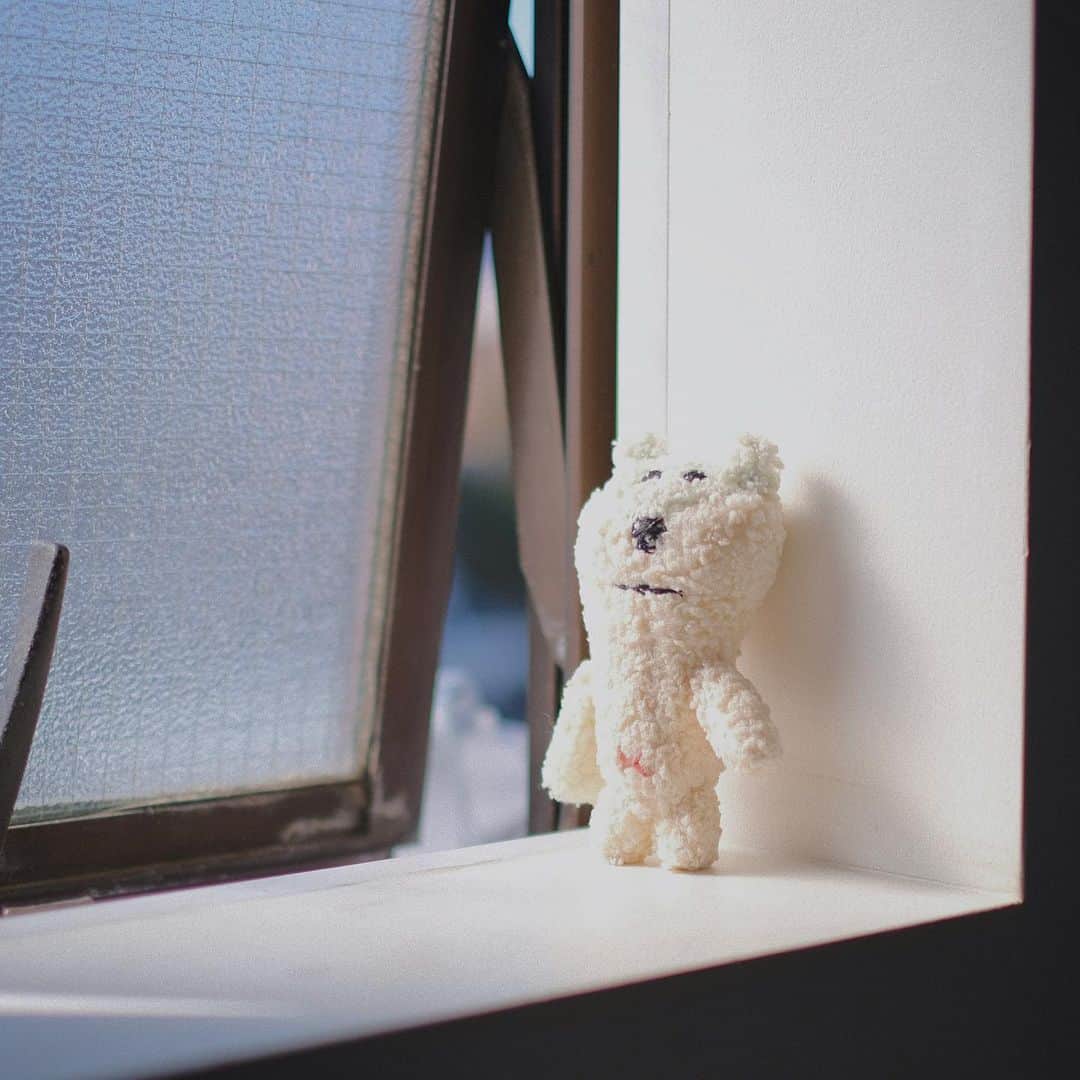 合田経郎さんのインスタグラム写真 - (合田経郎Instagram)「外気とりこみちゅう。いい天気のにおいがする！ #あおしろう」2月28日 14時39分 - tgdwf