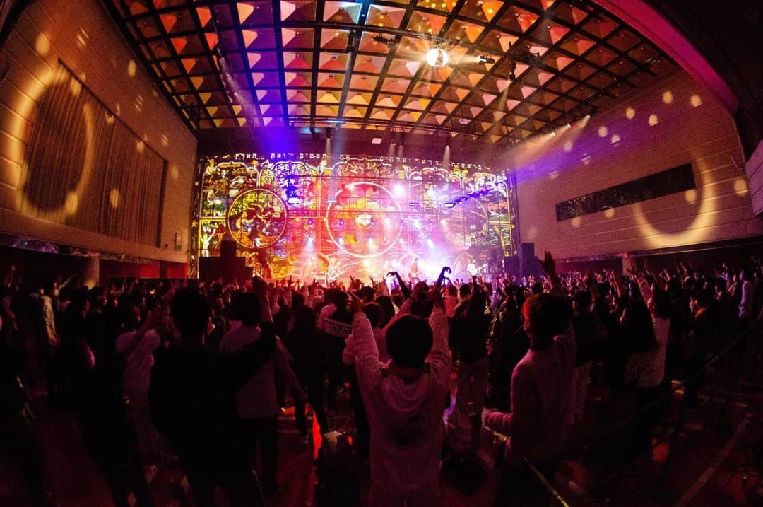 夜の本気ダンスさんのインスタグラム写真 - (夜の本気ダンスInstagram)「﻿ 夜の本気ダンス RELEASE PARTY ｢PHYSICAL GRAFFITI｣﻿ 2021年2月27日(土) KBSホール﻿ ﻿ ありがとうございました！﻿ ﻿ 1年ぶりのワンマンライブ、地元京都で開催することができました🕺﻿ ﻿ 来週は3/6(土)東京USEN STUDIO COAST、よろしくお願いします！﻿ ﻿ photo：キムラユキ(@__glistenphobia)﻿ ﻿ #夜の本気ダンス #夜ダン #夜ダン_PHYSICAL #physicalgraffiti #releaseparty #KBSホール #KBS京都 #music #live #rock #dance」2月28日 14時40分 - honkidance_official