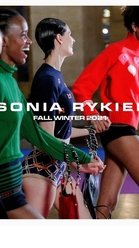 ソニアリキエルのインスタグラム：「Sonia Rykiel's heritage is highlighted in this new collection through knitted, striped or colored iconic pieces. Aesthetic and daring, unique and discreet, the Maison's codes are subtly applied to Rykiel's woman. STRIKE OUT CONVENIENCES.」