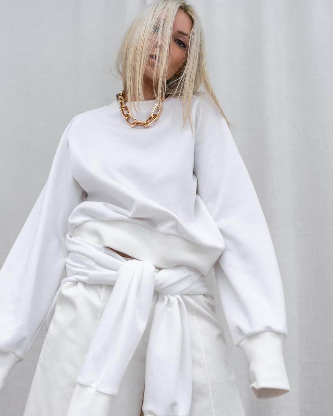 アディアムのインスタグラム：「Wardrobe Essentials. Michaela B. of @Figtny wears #ADEAM Basics—Freesia and Ayame Pullovers paired with our Japanese Crepe Tokyo Shorts. Shop this look at ADEAM.com.」