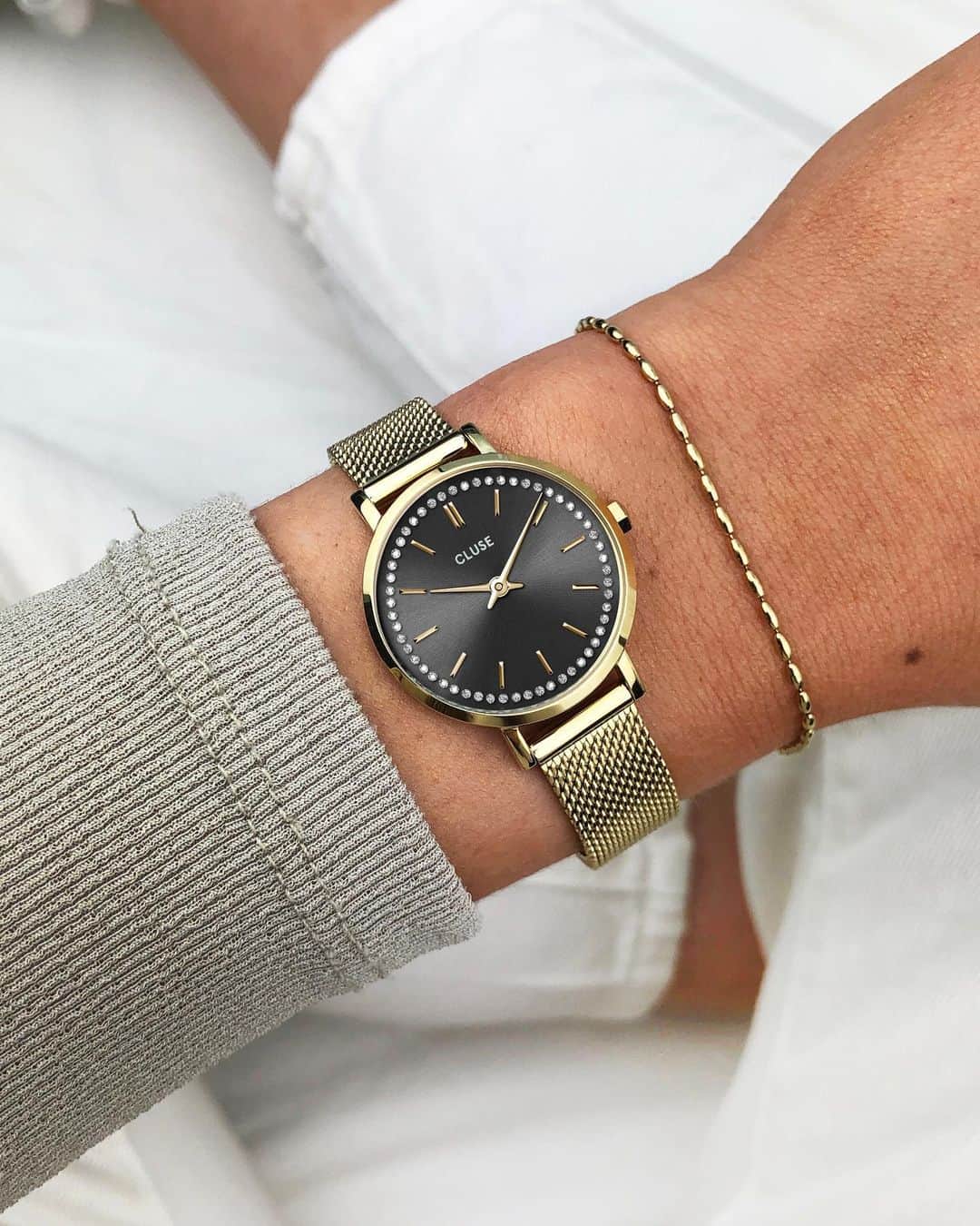 CLUSEさんのインスタグラム写真 - (CLUSEInstagram)「✨A stunning new piece - Our new Boho Chic Petite Grey Gold Colour ✨💙 We're obsessed #CLUSE #CLUSEclub  . . . . . #springlook #springfashion #womenswatch #instawatch #watchesofinstagram #minimalwatches #timepiece #watchdial #ladieswatch #affordablewatches #ootdwatch #accessoriesforwomen #accessoryoftheday #effortlesstyle #minimalstyle」3月1日 1時54分 - cluse