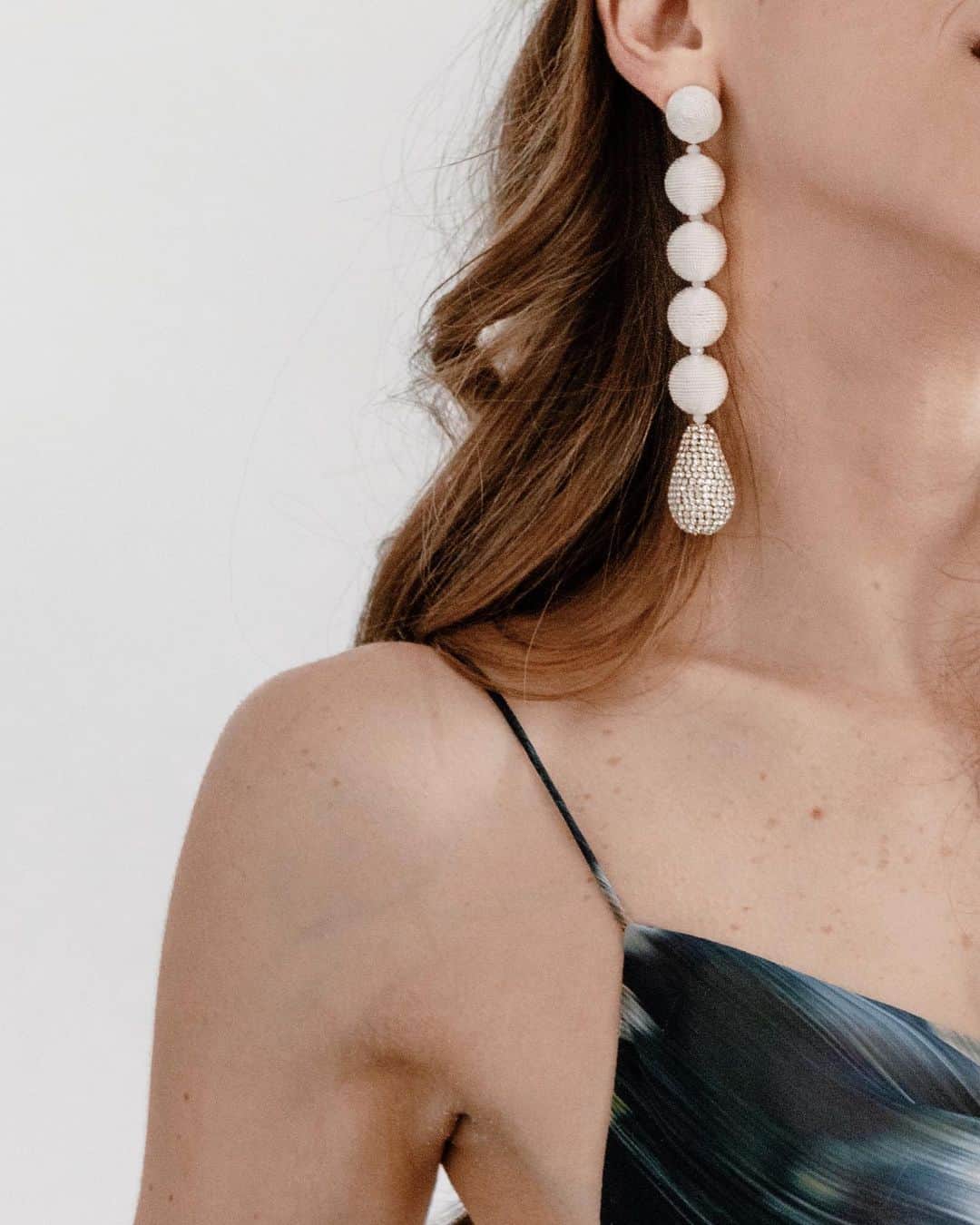 サッチン+バビのインスタグラム：「“I have enough jewelry” - said no one ever • Our Isla earring showcases the intricate and precise thread work found in all of our accessories that can only be accomplished by our most skilled, second generation artisans」