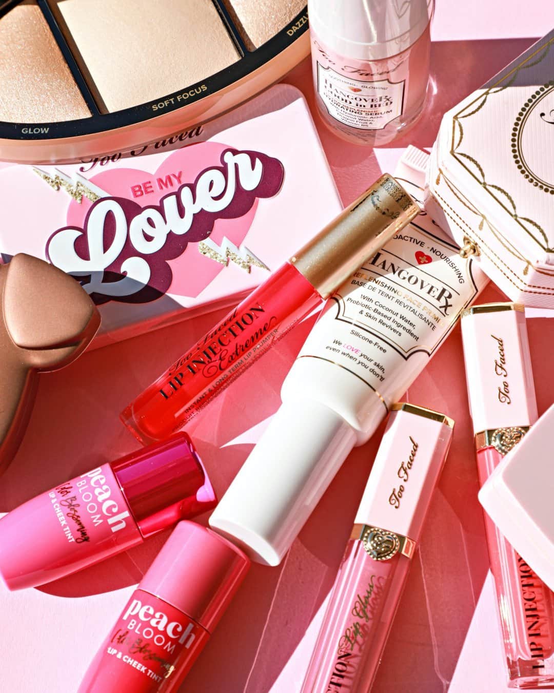 Too Facedのインスタグラム：「The whole Too Faced squad pulling up like ✨ Spam the comments with PINK emojis if you spot your FAVE! 🎀 #toofaced」