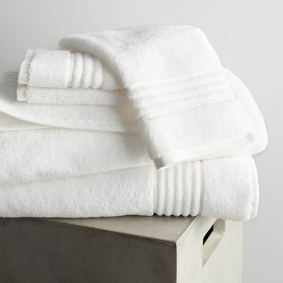 ロック&リパブリックのインスタグラム：「Towels that look good, feel good, and were produced free of harmful chemicals, using clean, nontoxic materials. 🌱 Find sustainable solutions from Simply Vera Vera Wang. #SimplyVera #Kohls」