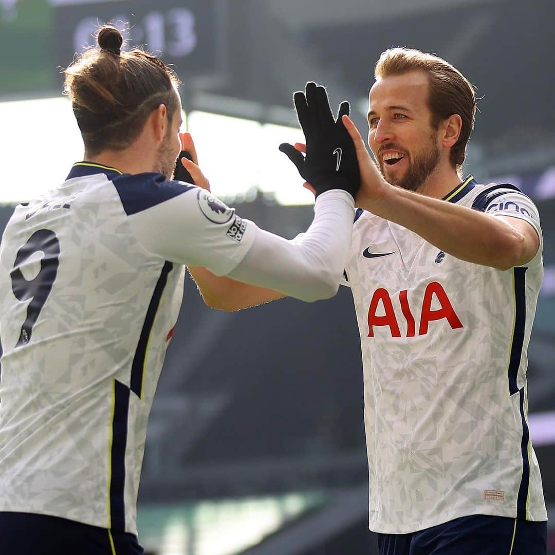 ハリー・ケインのインスタグラム：「Great ruthless performance #COYS」