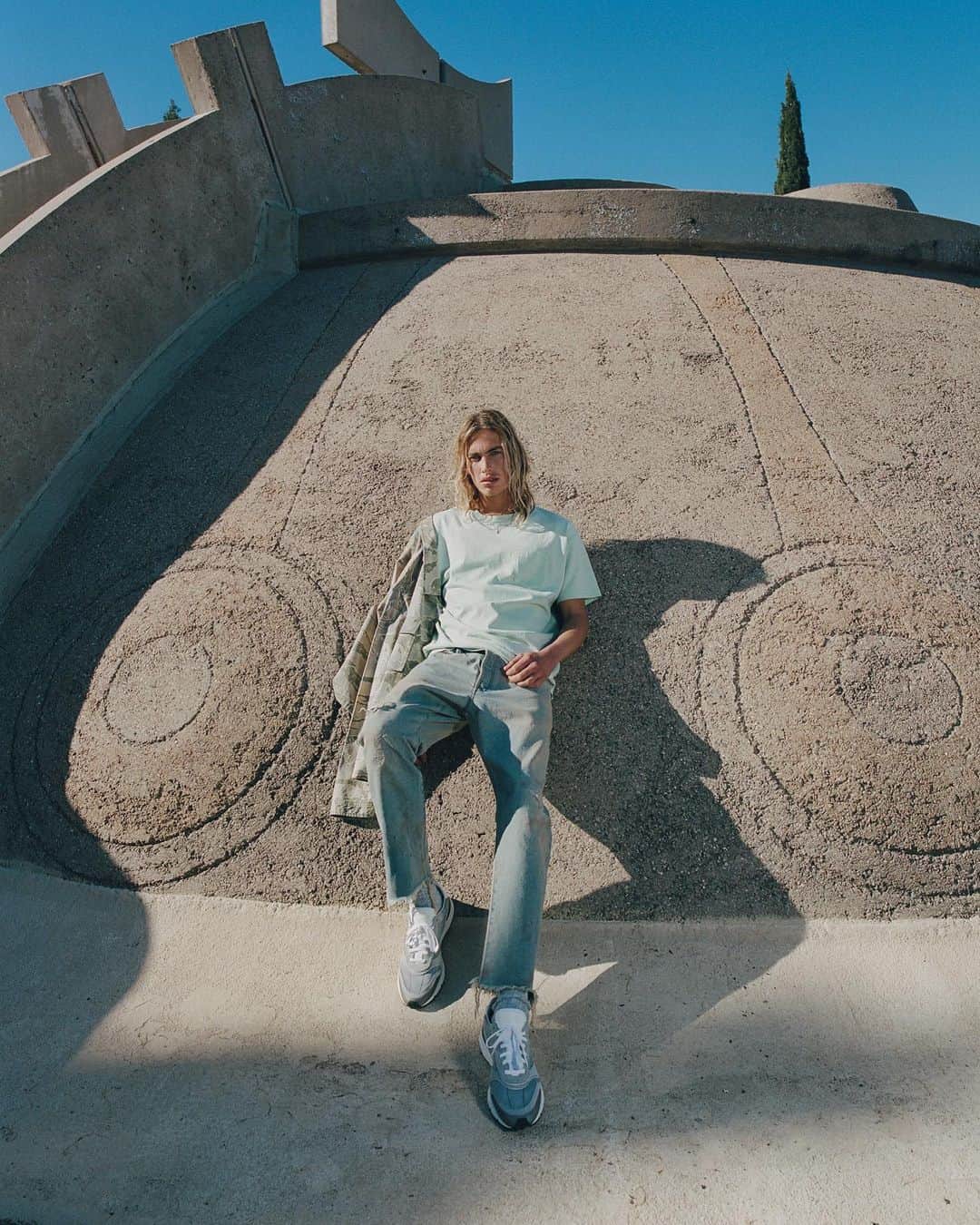 ジョン エリオットのインスタグラム：「@lucasucedo wears the Exposure Lucky Pocket Tee in Sea Foam with the Kane 2 in Judah and Edition One Runner in Cool grey.」