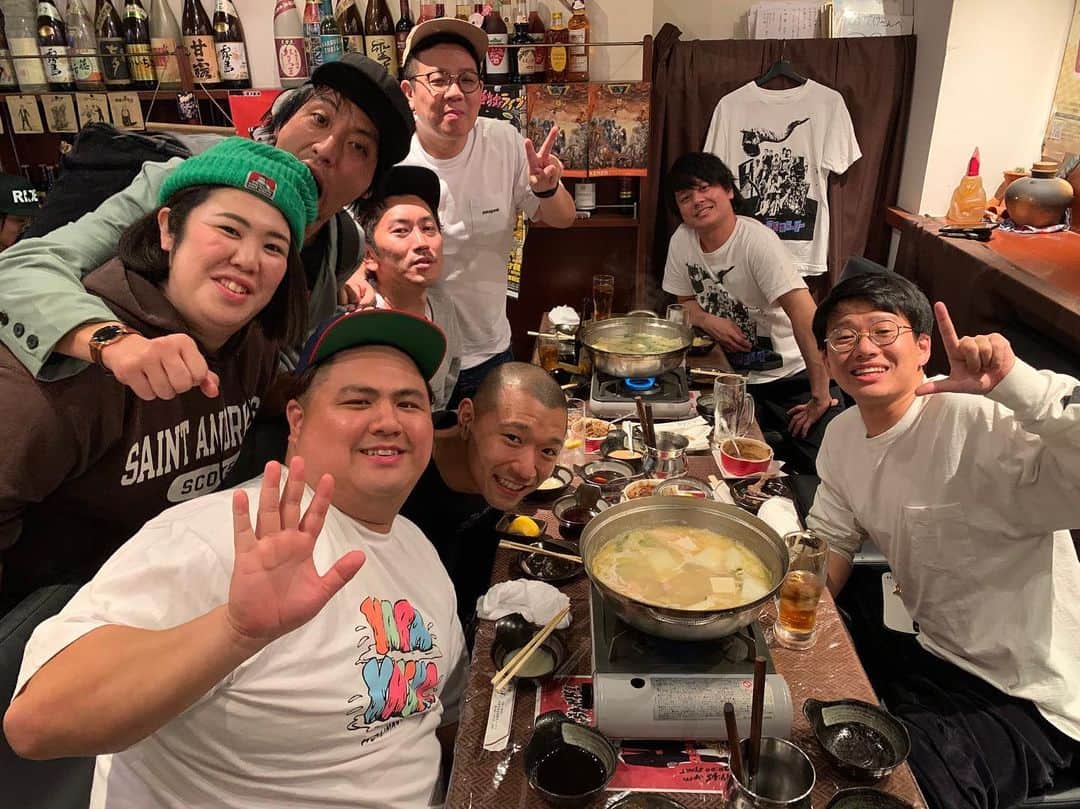 池田真一のインスタグラム：「10年以上お世話になってる激うま焼き鳥と激うま水炊きのお店『てげてげ』が堀江での営業を本日終了して3/1〜3/21までお休みして、 そして3/22にリニューアルオープンします！！！！ 次の場所でも行きまくります！！！！ 楽しみー！！！！！ 懐かしい写真いっぱい出てきた！！ 後、40枚ぐらいあります！」