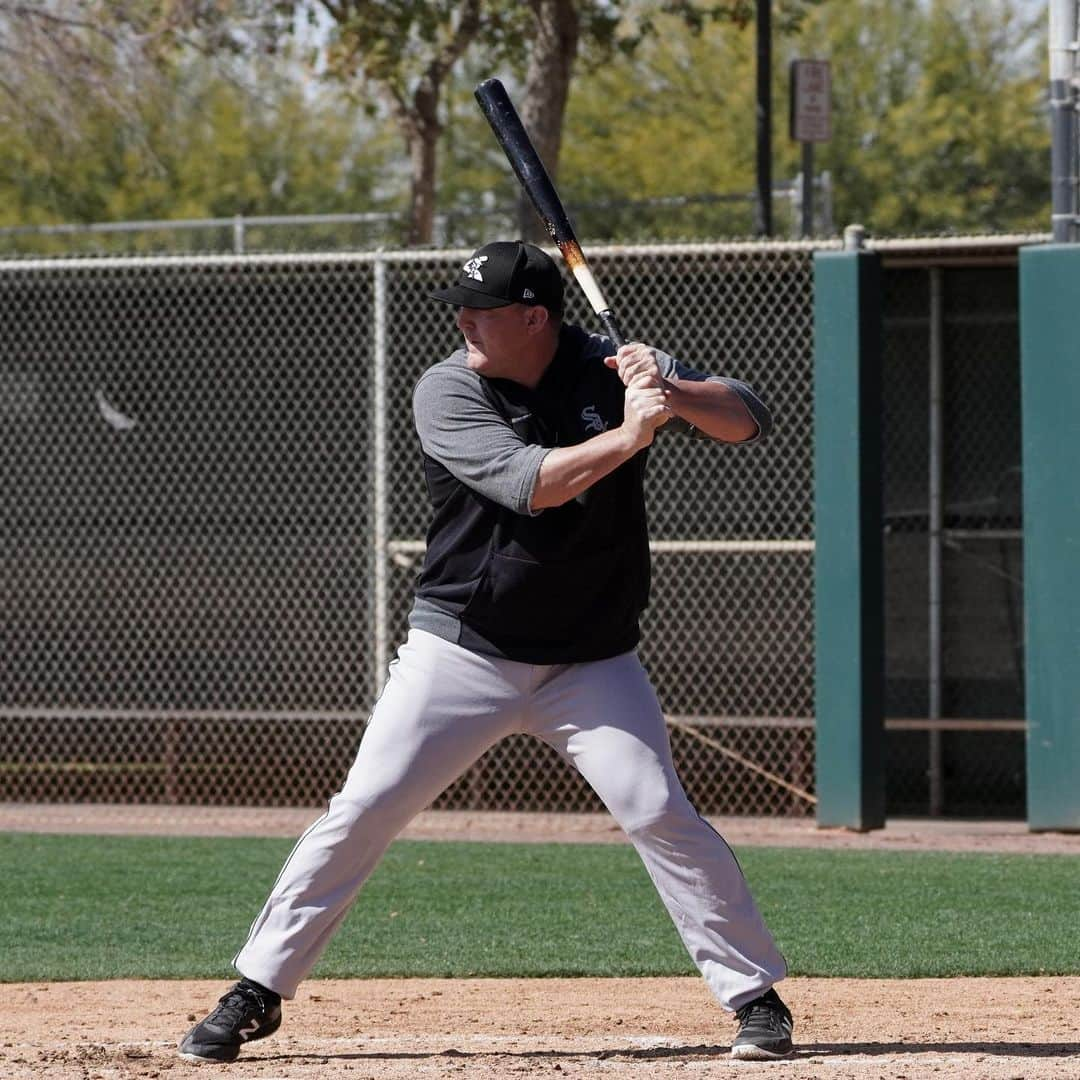 シカゴ・ホワイトソックスさんのインスタグラム写真 - (シカゴ・ホワイトソックスInstagram)「Frank Menechino vs. Jim Thome. We had ourselves a little showdown yesterday 😂」3月1日 1時18分 - whitesox