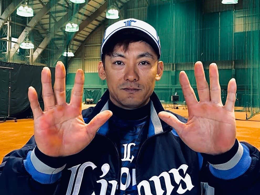 テレビ東京「SPORTSウォッチャー」さんのインスタグラム写真 - (テレビ東京「SPORTSウォッチャー」Instagram)「土曜日に放送した #西武 #栗山巧 選手の #Humanウォッチャー 。 ご覧下さった皆様、ありがとうございました。  放送にも登場した手の平。 そのマメが積み重ねて来た努力を物語っていました。  放送を見逃してしまった方は、「TVer」「ネットもテレ東」などで改めてご覧頂けます。  特集のご意見、そして歓喜の瞬間へ、プロ20年目のシーズンを迎える栗山選手へのメッセージなど、こちらのコメント欄へお待ちしております！」3月1日 1時49分 - minspo_tvtokyo