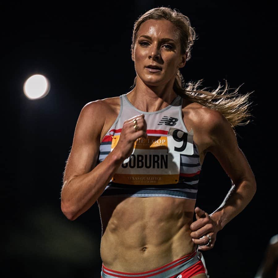 エマ・コバーンのインスタグラム：「*Insert Taylor Swift “this is me tryinggggg”* I tried hard, I was bad. Looks like the really humid conditions got the better of me. I wasn’t prepared for it. I’m much better than my race last night and look forward to proving this fitness in the outdoor season! Thanks @citiusmag & @trialsofmilesracing 😊 (pic @jzsnapz) #onward」