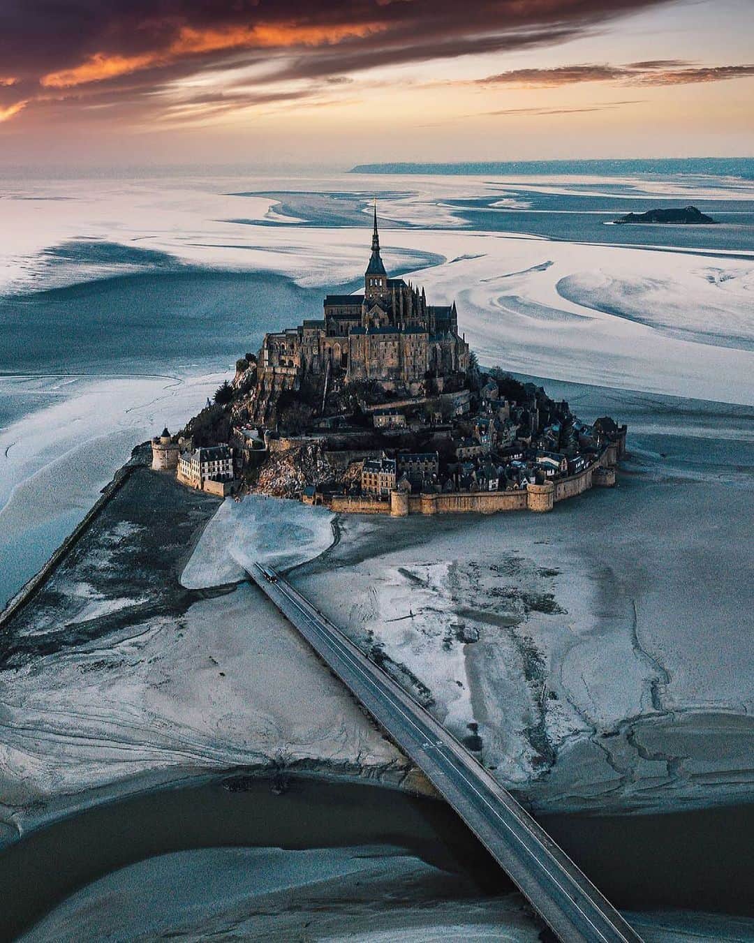 Instagramさんのインスタグラム写真 - (InstagramInstagram)「#HelloFrom Mont-Saint-Michel in Normandy, France. We are dreaming of taking in the view of this historic island abbey about a half-mile off the country’s northwestern coast.⁣ ⁣ Photo by @formgestalter」3月1日 1時50分 - instagram