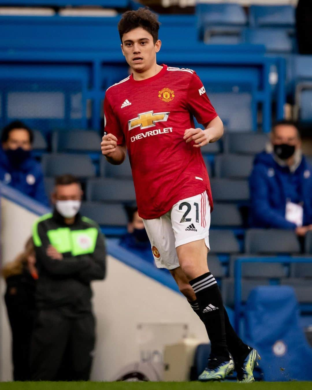 マンチェスター・ユナイテッドさんのインスタグラム写真 - (マンチェスター・ユナイテッドInstagram)「Searching for the opener at Stamford Bridge 🔎  #MUFC #ManUtd」3月1日 1時50分 - manchesterunited