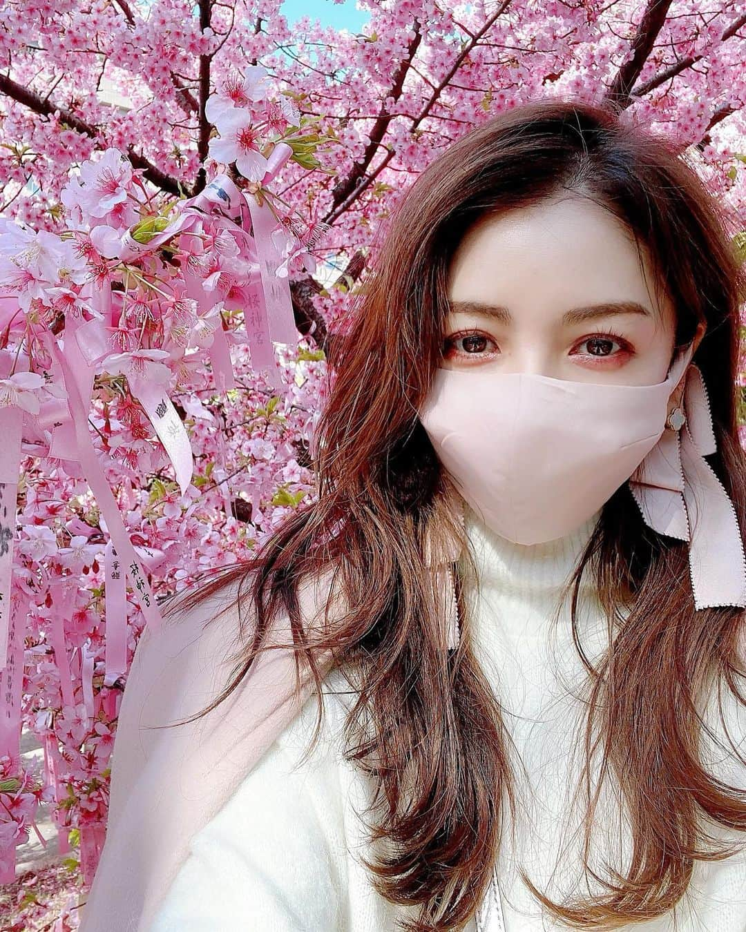 美香さんのインスタグラム写真 - (美香Instagram)「🌸🎀🌸🎀🌸🎀🌸🎀🌸 #桜神社 #河津桜　 #love💗💗💗」2月28日 16時54分 - mikaofficial99