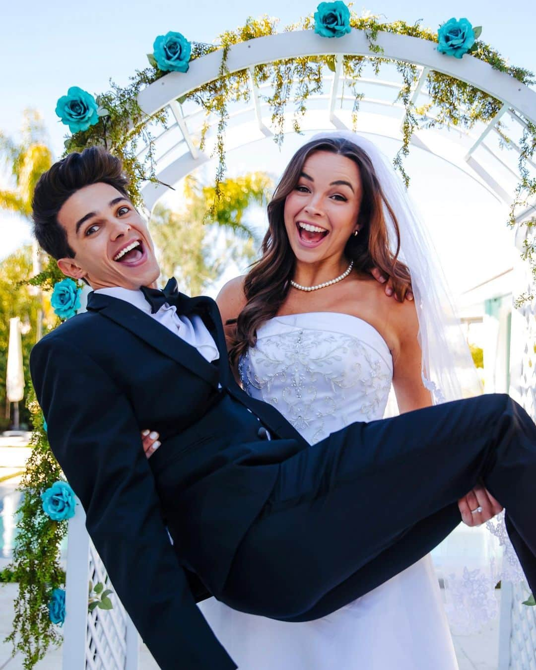 Brent Riveraさんのインスタグラム写真 - (Brent RiveraInstagram)「So I married my best friend... for 24 hours on my vlog💙💍」2月28日 16時57分 - brentrivera