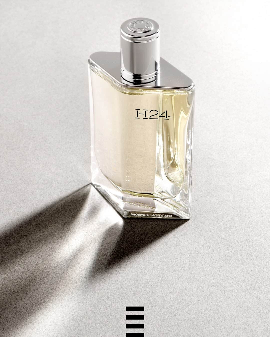 セフォラさんのインスタグラム写真 - (セフォラInstagram)「Explorez H24, un parfum masculin inédit signé @hermes. La fusion d'une sauge enveloppante, d'un narcisse électrique, d'un bois de rose vivifiant et d'une note sclarène métallique et chaude. À découvrir maintenant chez SEPHORA.  #SephoraFrance #HermesH24」2月28日 17時00分 - sephorafrance