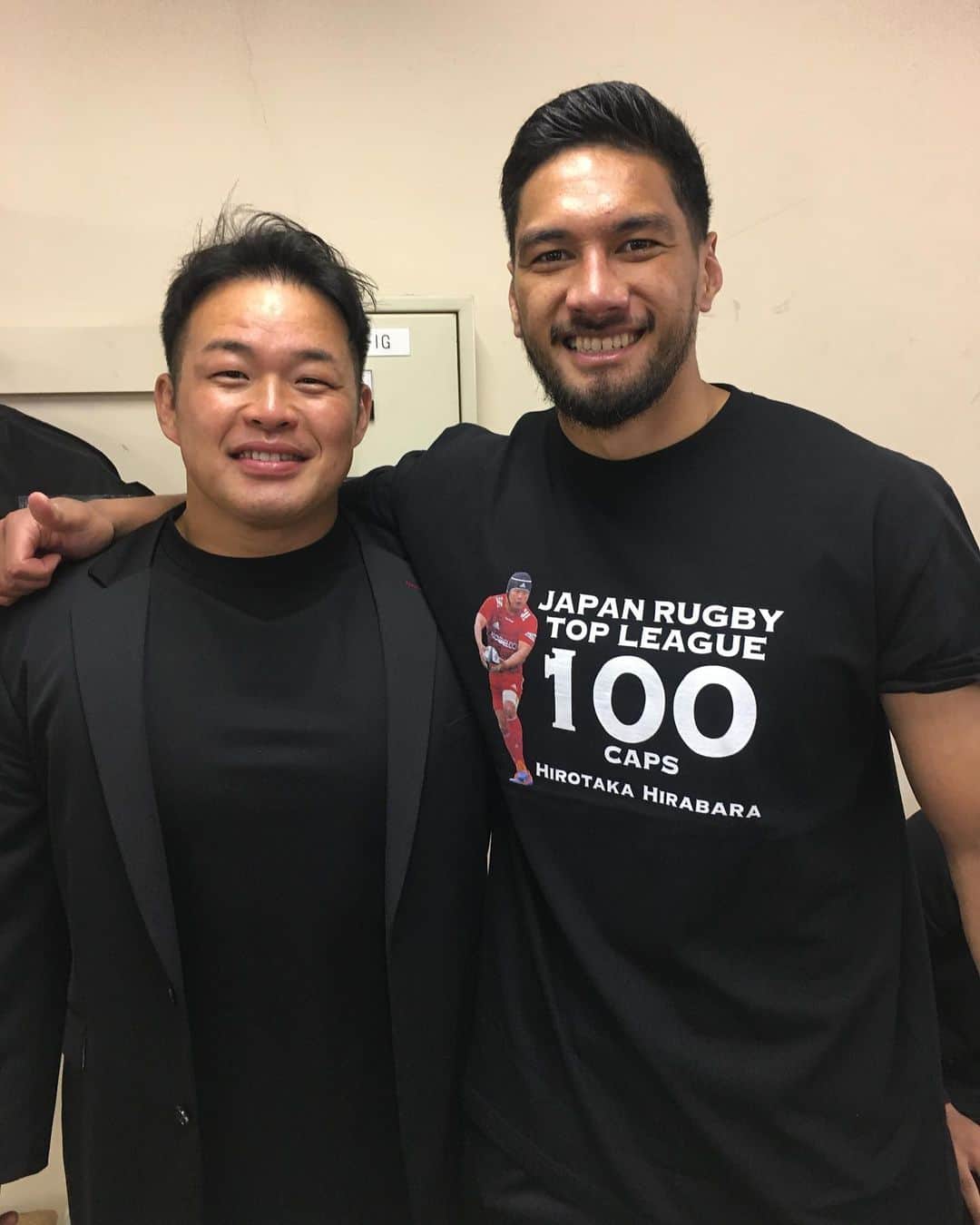ラファエレ・ティモシーのインスタグラム：「Congratulations to the brother @h_hirotaka_1221 on reaching 100 Top League games today 🙌🏾💯」