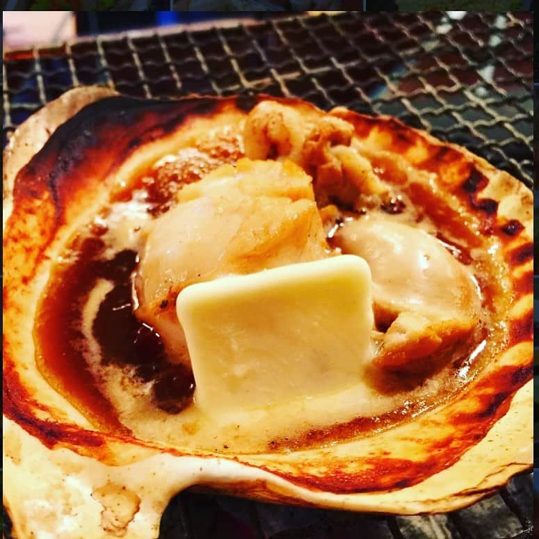 炉端焼き とろ函～とろばこ～ 堅田店さんのインスタグラム写真 - (炉端焼き とろ函～とろばこ～ 堅田店Instagram)「ホタテ旨いですよ！ インスタ見たでお会計なんと30％off！🥺 #堅田駅前#駅前#地酒＃いくら#コロナ対策 ＃炭火#炉端#飲み放題あり#gotoキャンペーン#ランチ#居酒屋ランチ#ホッケ#定食#テイクアウト#個室＃少人数宴会#クーポン#とろ守山#とろ函膳所#蟹」2月28日 17時11分 - torobako.katata