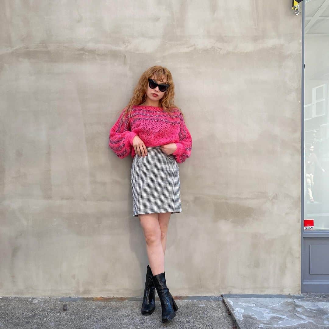PUNK CAKEのインスタグラム：「•dolman glitter mohair knit •back ribbon mini skirt【SOLD】  #punkcake  #vintage #vintageclothing  #80sfashion  #古着 #古着コーデ  #古着女子 #レディース古着　 #原宿 #harajuku  #harajukufashion  #原宿古着屋 #東京古着屋  #古着屋巡り #古着通販」