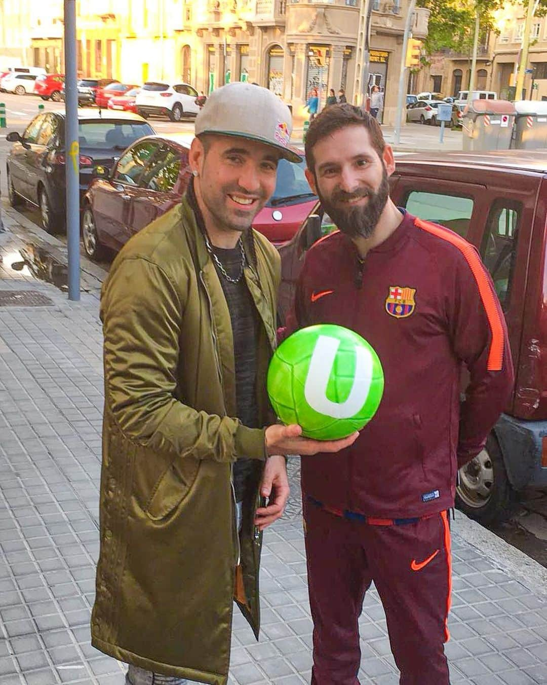 ショーン・ガルニエさんのインスタグラム写真 - (ショーン・ガルニエInstagram)「I met Messi guys 🥰🤪 #Messi #SeanGarnier #Urbanballer #Barcelona #Football」2月28日 17時19分 - seanfreestyle