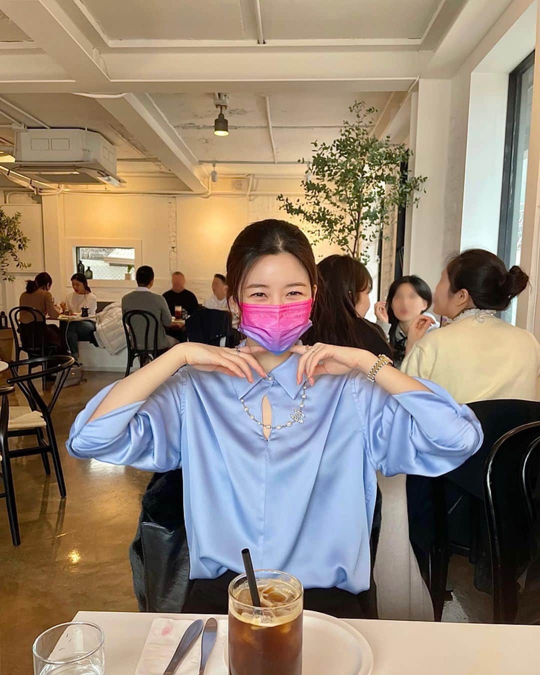 のインスタグラム：「다이어트 1일차. 배고프다☺️🍕🍔🍗🍩🍦」
