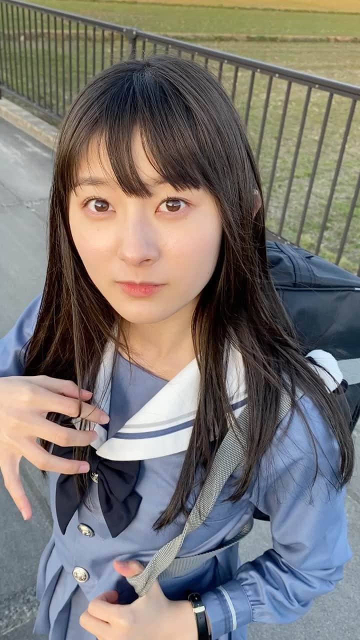 瀬田さくらのインスタグラム：「. また明日！ばいばい！  #瀬田さくら #ちゃん瀬田 #やっぱり瀬田 #ばってん少女隊 #ばっしょー #スタプラ #アイドル #制服 #学校帰り #田舎 #福岡 #九州」