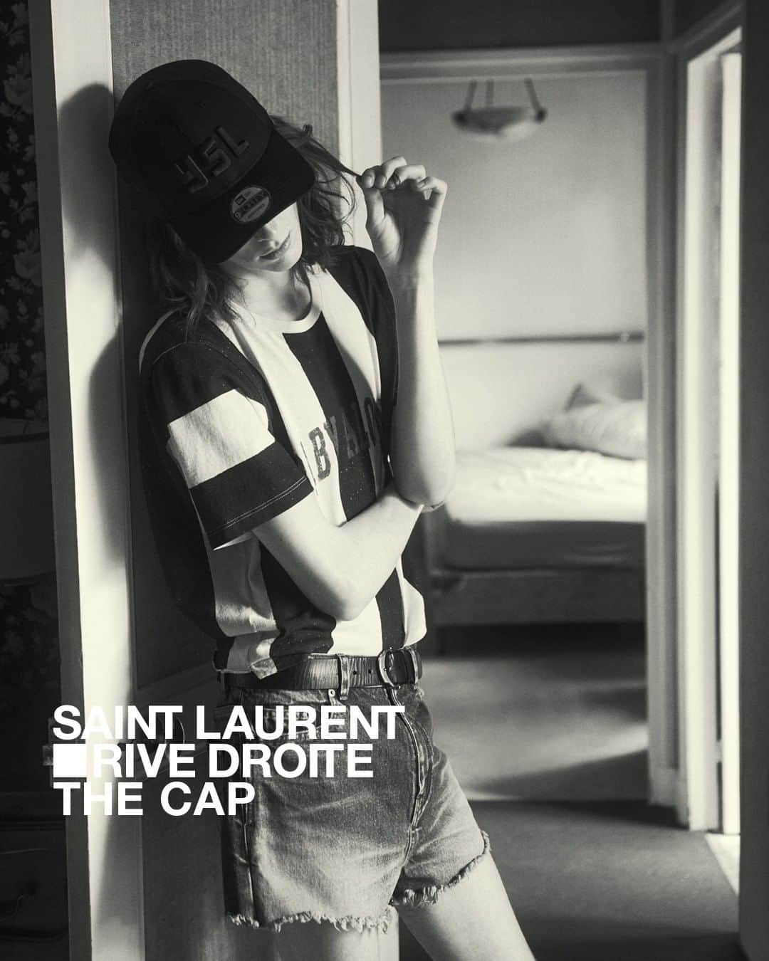 サンローランさんのインスタグラム写真 - (サンローランInstagram)「The Cap Exclusively available at  Saint Laurent Rive Droite by Anthony Vaccarello  213 Rue Saint-Honoré, Paris 469 Rodeo Drive, Los Angeles  #SaintLaurentRiveDroite #RD #YSL  @anthonyvaccarello  @neweraeurope」2月28日 18時00分 - ysl