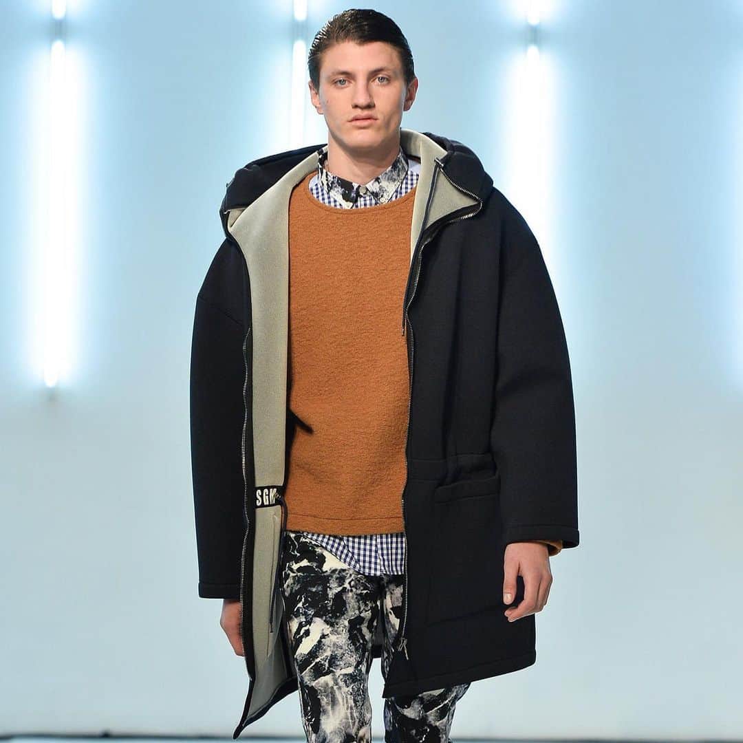 LAUNCHのインスタグラム：「MSGM  fall 2014より  ギンガムチェック  オックスフォード　　プリントの切り替えシャツです  シンプルになりがちな春のシャツコーデに使えそうなインパクトのある柄シャツです  #fashion #europe #usa #paris #italy #vintageclothing #usedclothing  #archive#style #styling #snapshot  #古着 #古着屋 #金沢 #竪町 #金沢古着屋 #アーカイヴ」