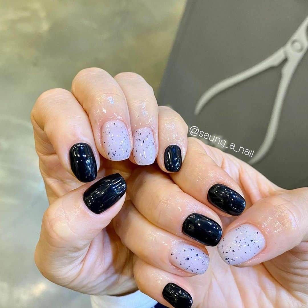 Icegel Nailさんのインスタグラム写真 - (Icegel NailInstagram)「심플 is 베스트 크~~~ 역시 달마시안젤❤️❤️❤️ Repost @seung_a_nail ・・・ 블랙🖤 #달마시안젤 포인트  심플하고 이쁨😍  @icegelnail   💝#디자인사용시_출처_매너지켜주세요⠀  👉@seung_a_nail ⠀ ⠀ ⠀ ⠀ ⠀ ⠀ ⠀ ⠀ ⠀ ⠀ ⠀ ⠀ ⠀⠀ ⠀ ⠀ ⠀ ⠀⠀ ⠀ ⠀ ⠀ ⠀ ⠀ ⠀ 🦄승아네일 예약시 예약팁🦄 ⠀ ⠀ ⠀ ⠀ ⠀⠀ ⠀ ⠀ ⠀ ⠀ ⠀ ⠀ ⠀ ⠀ ⠀ ⠀ ⠀ ⠀ ⠀  •성함/연락처 •원하시는 날짜&시간 •📞카톡예약:seunganail⠀ ⠀ ⠀ ⠀ DM문의금지❌ 가격찔러보기 사절❌  🚫예약은 약속입니다.노쇼는 차단합니다🙏  ⠀ ⠀ ⠀ ⠀ ⠀ ⠀ ⠀ ⠀ ⠀ ⠀ ⠀ ⠀ ⠀ ⠀ ⠀ ⠀ ⠀ ⠀ ⠀ ⠀ ⠀ ⠀ ⠀ ⠀ ⠀ ⠀ ⠀ ⠀⠀ ⠀ ⠀ ⠀ ➖➖➖➖♡➖➖➖➖♡➖➖➖⠀⠀⠀ ⠀ ⠀ ⠀ ⠀ ⠀ ⠀ ⠀ ⠀ ⠀ ⠀ ⠀ ⠀ ⠀⠀ ⠀ ⠀ ⠀ •모든 행사는 현금가이며 카드시 5천원추가 • #이달의아트& #이달의네일 행사⠀ ⠀ ⠀ ⠀ ⠀ ⠀ ⠀ ⠀ ⠀ ⠀ ⠀ ⠀ ⠀⠀ ⠀ ⠀ ⠀ ⠀⠀ ⠀ ⠀ ⠀ ⠀ ⠀ ⠀ ⠀ ⠀⠀ ⠀ ⠀ ⠀ ⠀ ⠀ ⠀ ⠀ ⠀ ⠀ ⠀⠀ ⠀ ⠀ ⠀ ⠀ ⠀ ⠀ ⠀ ⠀ ⠀ ⠀」2月28日 18時15分 - icegelnail