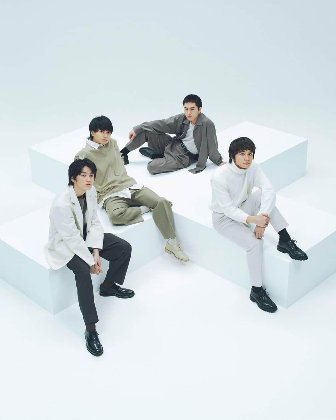 長山一樹のインスタグラム：「2/24に発売された北村匠海率いるDISH//の4th FULL ALBUM 『X』のCDジャケットの撮影を担当させていただきました。  @dish__official  #dish #北村匠海 #矢部昌暉 #橘柊生 #泉大智  Creative Director : @smzksk  Creative Director & Copywriter : Masaharu Kumagai  Art Director : @kana_takara  Graphic Designer : Asako Yano, Mami Shimizu (TWOPLATOON) Photographer: Kazuki Nagayama  Stylist : Shinya Tokita Hair & Make-up : Asako Satori, Yusuke Kasuya Producer : Ryota Kajihara, Rabu Kadomae (amana) Production Manager : Tomoa Mukai (amana) Retoucher : Mio Kawano(amana) Artset : Shu Nakama(SUI)  #photography #portrait #hasselblad #kazukinagayama #長山一樹 #ハッセルブラッド #中判カメラ #ポートレート」