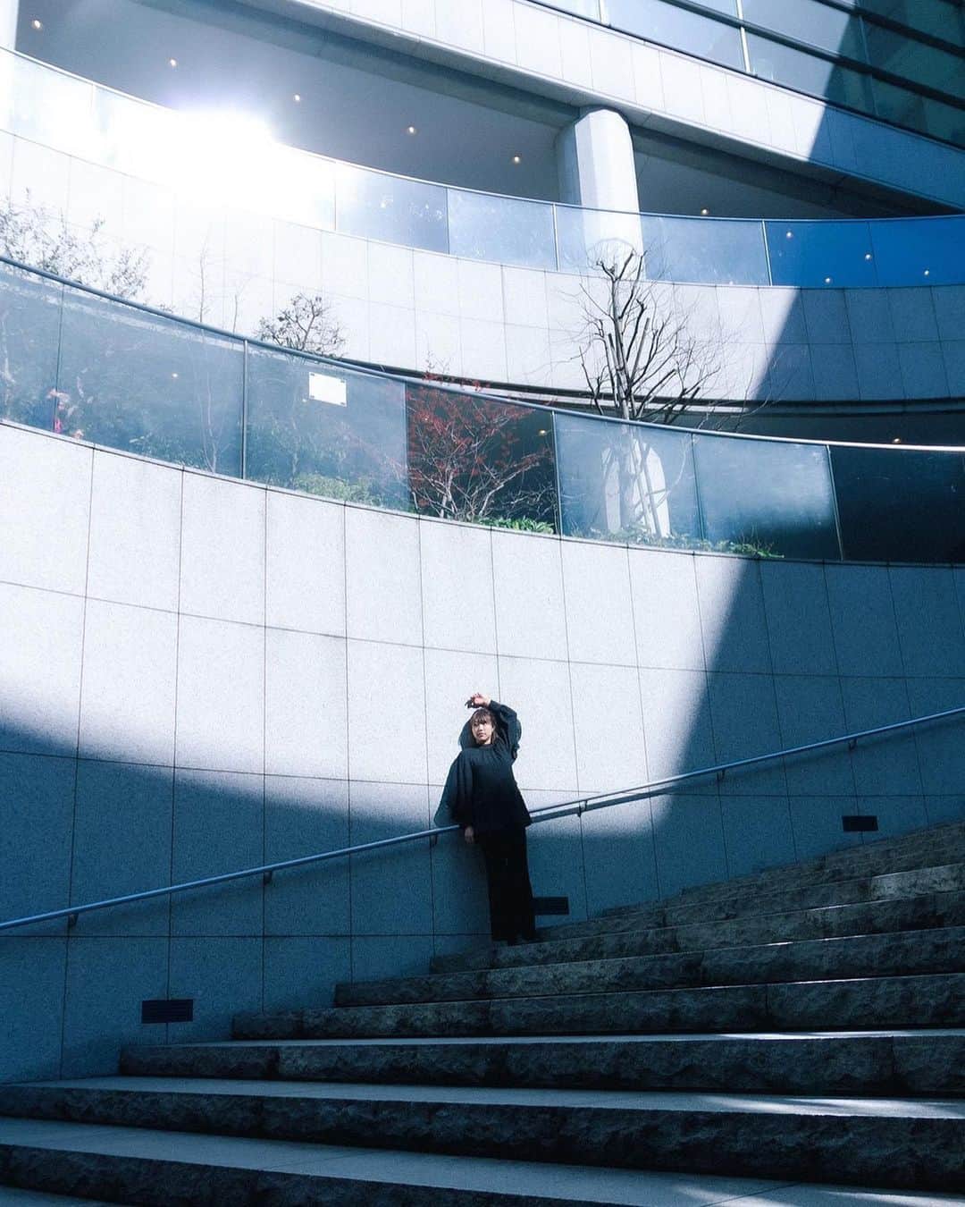 渥美友里恵さんのインスタグラム写真 - (渥美友里恵Instagram)「photographer @aikubo1995   あいさんありがとうございました😊😊 ヒカリの名人…！  #渥美友里恵」2月28日 18時19分 - yurie_atsumi_