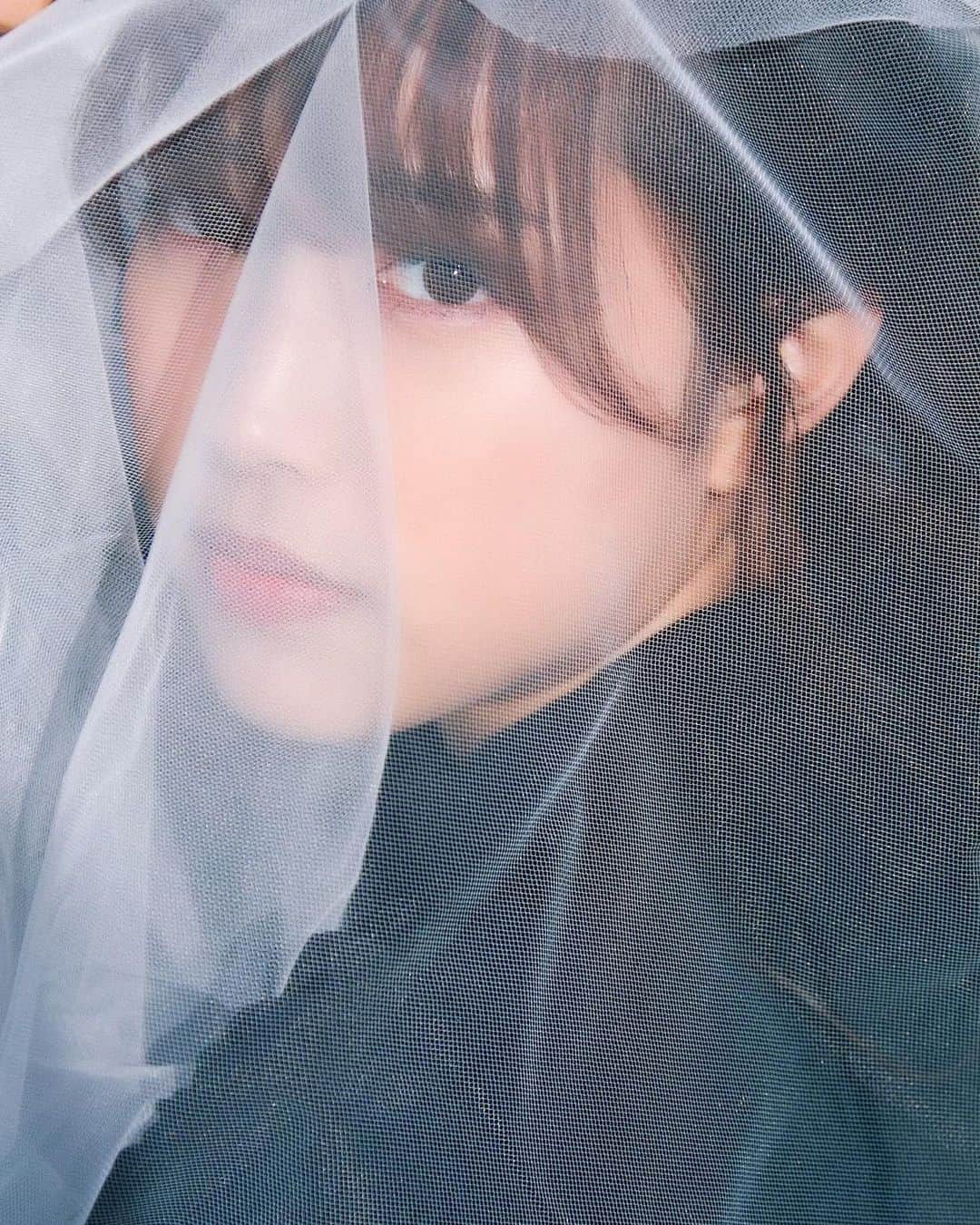 渥美友里恵のインスタグラム：「photographer @aikubo1995   あいさんありがとうございました😊😊 ヒカリの名人…！  #渥美友里恵」