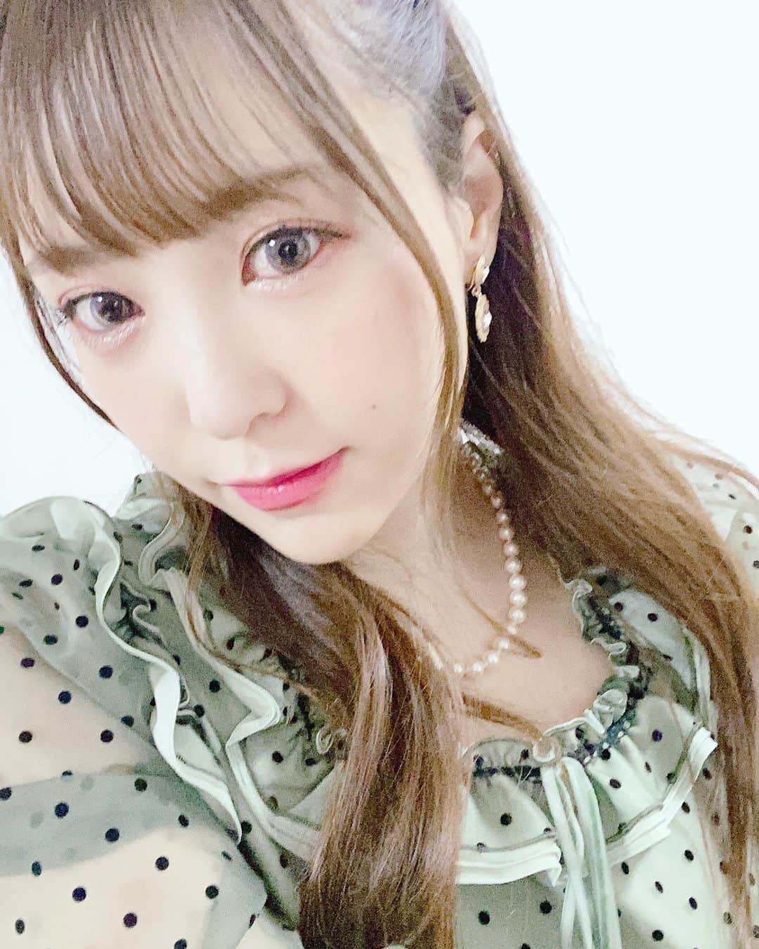 のインスタグラム：「GOOD EVENING! . 大好きなマリピピさんの展示会に行ってきました . マリピピさんのお洋服着やすいし、可愛いし、丈も良い感じで . これからもずっと着たいブランドさん❣️ #mariapipi #マリピピ #展示会 #lolita」
