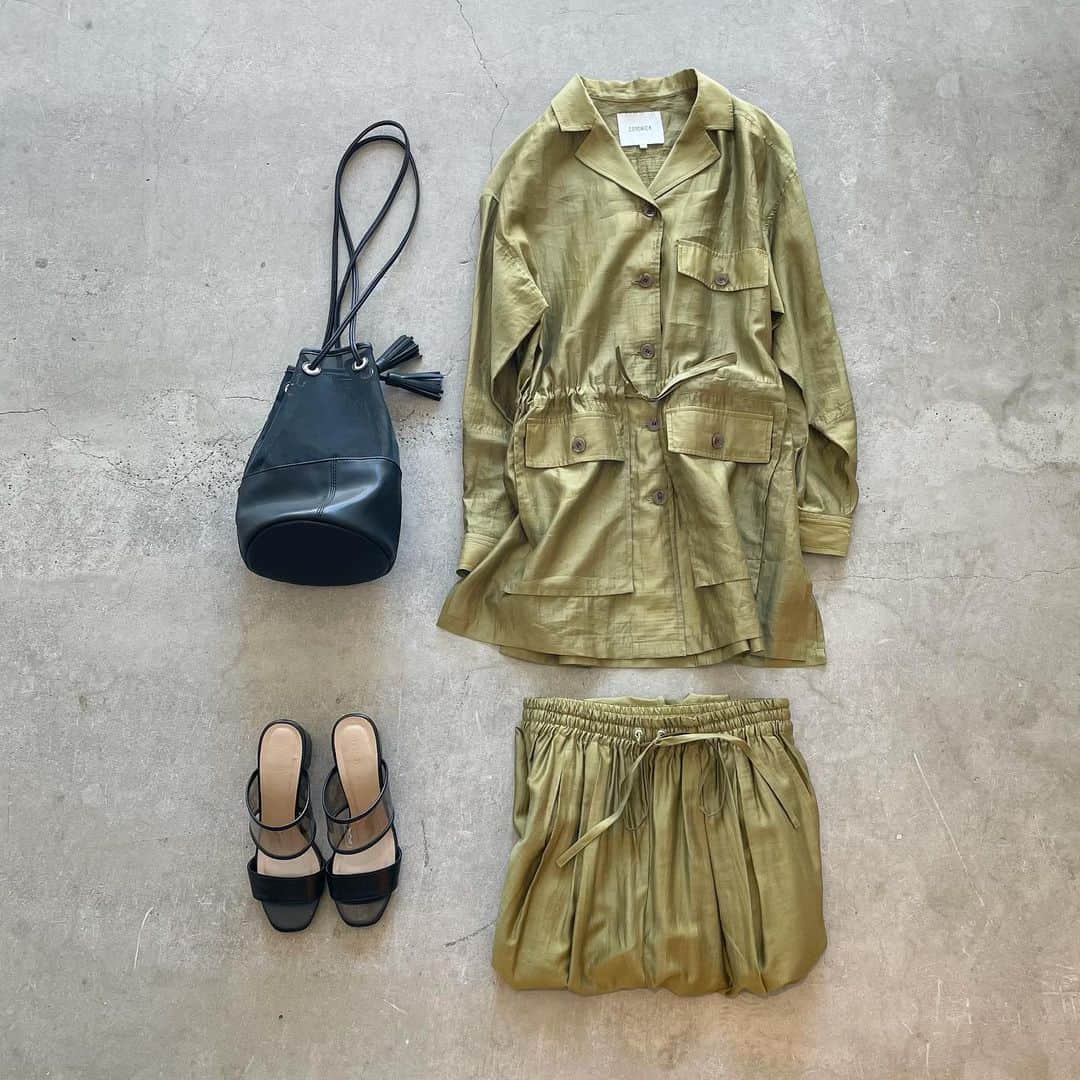 COTORICA.(コトリカ) のインスタグラム：「✔️PRE ORDER﻿ ————————————————————﻿ ﻿ 今季も注目のシアー素材をセットアップアイテムでご提案。﻿ ﻿ ■シアードロストカバーオール﻿ ¥7,700+tax﻿ ﻿ ミリタリー感のあるマニッシュなムードのシアーシャツジャケットです。﻿ ﻿ フロントボタンを閉じてシャツとしても、﻿ ボタンを外して軽いジャケットとしてもご着用頂けます。﻿ ﻿ ウエストのボタンを絞ることでスタイルアップ効果も。﻿ ﻿ ﻿ ■シアーギャザーワイドパンツ﻿ ¥6,300+tax﻿ ﻿ 程よい透け感と上品な光沢感のあるシアー素材のウエストギャザーパンツです。﻿ ﻿ 裏地がしっかり付いていて、﻿ シアー素材でも安心して履いて頂けます。﻿ ﻿ ウエストゴムで着脱もしやすく﻿ 紐も付いているのでサイズ調節も可能です。﻿ ﻿ ﻿ ————————————————————﻿ #COTORICA. #fashion#coordinate#onlinestore#instafashion#instagood#markstyler#2021ss#コトリカ#ママコーデ#ママファッション#プチプラコーデ#プチプラファッション#シアー#シアーシャツ#透け#シアートップス#シアーパンツ#セットアップ#カバーオール#春コーデ#春服」