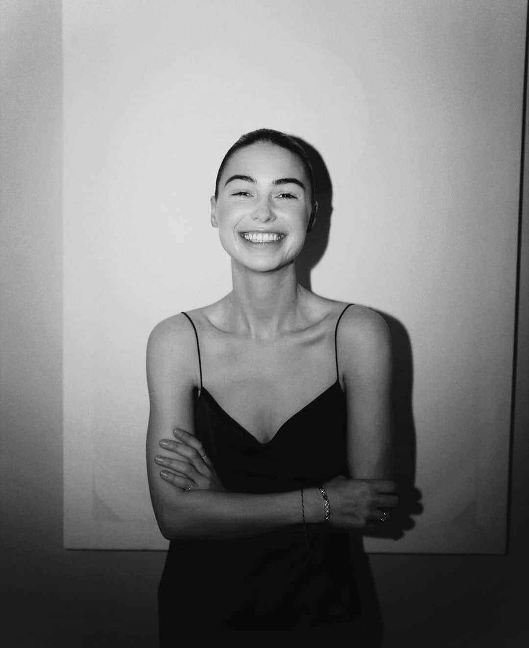 のインスタグラム：「CLASSY. POWERFUL. HERSELF. 🖤🤍 @sophiaroe #CPH #capsulewardrobe #ClassyPowerfulHerself #RegisterNow #linkinbio @dorotheeSchumacher」
