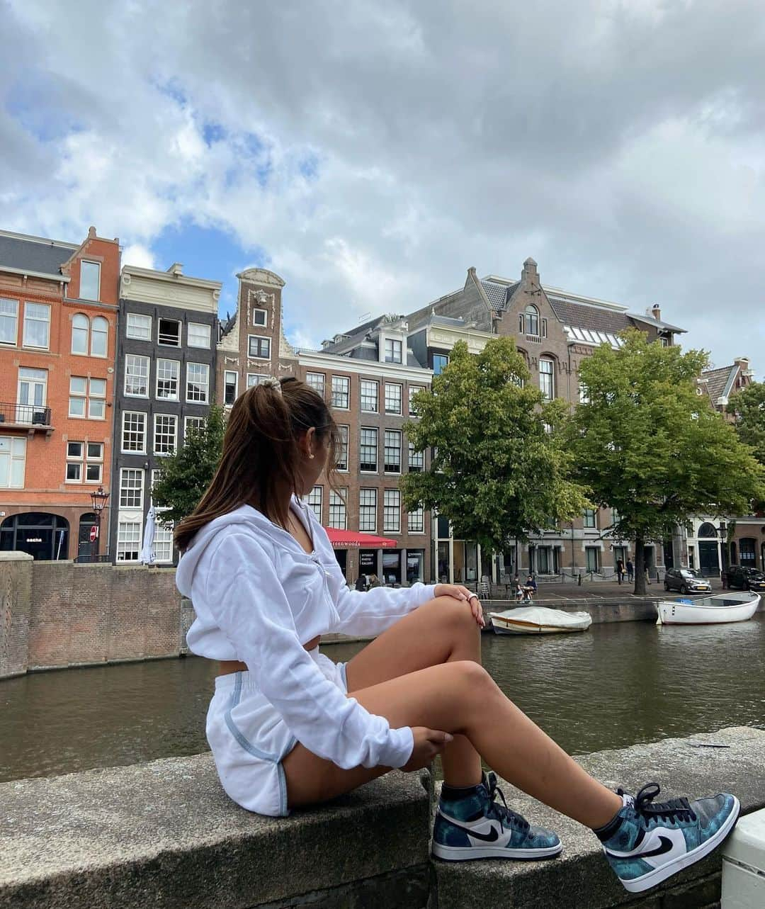 Brandy Melville Europeさんのインスタグラム写真 - (Brandy Melville EuropeInstagram)「Dutch Babes!! 🇳🇱 Our Amsterdam and Utrecht stores are opening again this Wednesday March 3rd at 10:00! Starting March 1st you can call the store to make a reservation. Make sure you call 4 hours ahead of time.  Hurry!! We can’t wait to see you again ✨  Amsterdam: +31 020 330 00 71 Utrecht: +31 30 303 00 74」2月28日 18時39分 - brandymelvilleeu