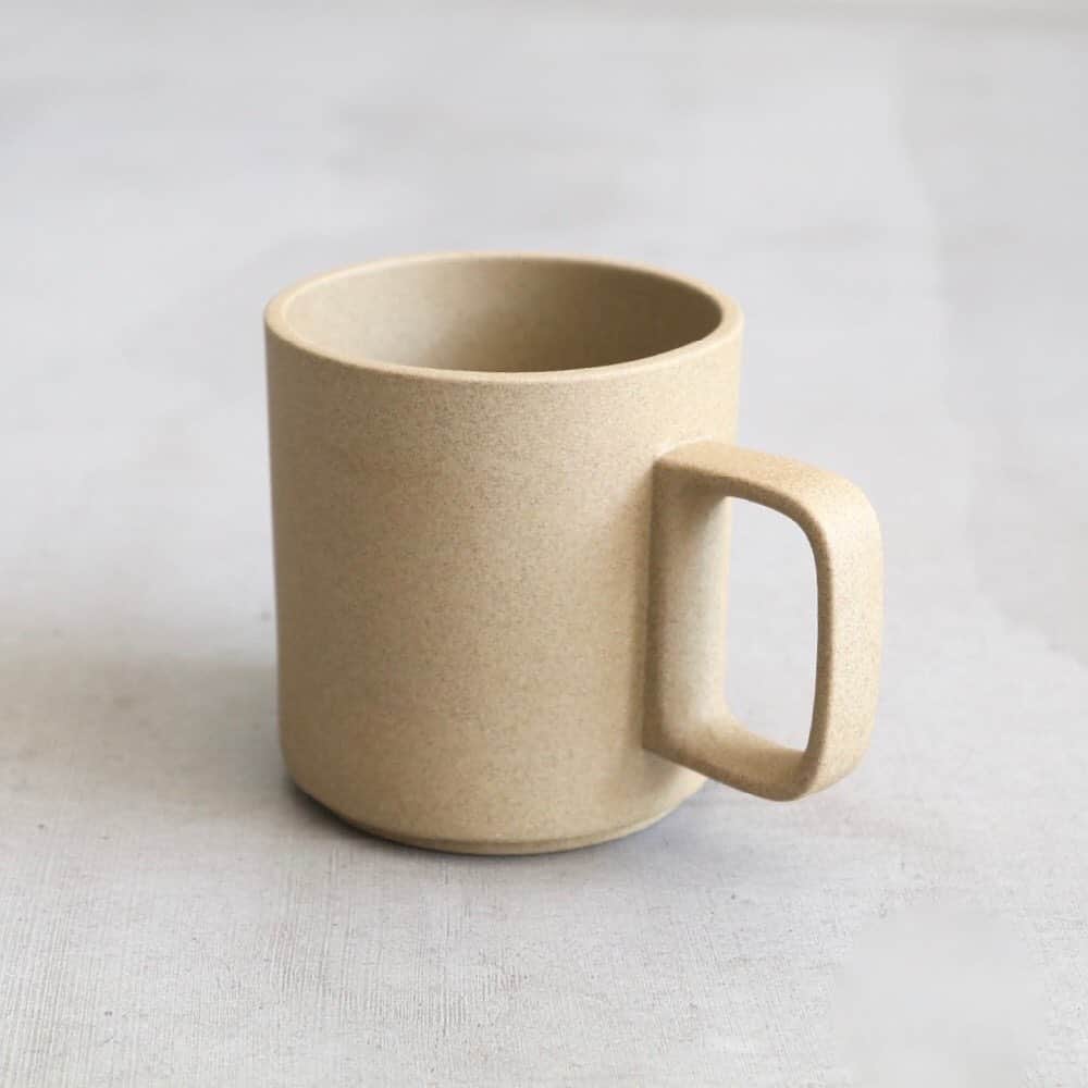 wonder_mountain_irieさんのインスタグラム写真 - (wonder_mountain_irieInstagram)「_ HASAMI PORCELAIN / ハサミポーセリン “Mug Cup - 直径 85mm (M)” ￥2,200- / ￥2,530- _ 〈online store / @digital_mountain〉 https://www.digital-mountain.net/shopbrand/ct311/ _ 【オンラインストア#DigitalMountain へのご注文】 *24時間受付 *14時までのご注文で即日発送 *1万円以上ご購入で送料無料 tel：084-973-8204 _ We can send your order overseas. Accepted payment method is by PayPal or credit card only. (AMEX is not accepted)  Ordering procedure details can be found here. >>http://www.digital-mountain.net/html/page56.html _ #HASAMIPORCELAIN #ハサミポーセリン #HASAMI #波佐見焼 #波佐見 _ 本店：#WonderMountain  blog>> http://wm.digital-mountain.info _ 〒720-0044  広島県福山市笠岡町4-18  JR 「#福山駅」より徒歩10分 #ワンダーマウンテン #japan #hiroshima #福山 #福山市 #尾道 #倉敷 #鞆の浦 近く _ 系列店：@hacbywondermountain」2月28日 18時39分 - wonder_mountain_