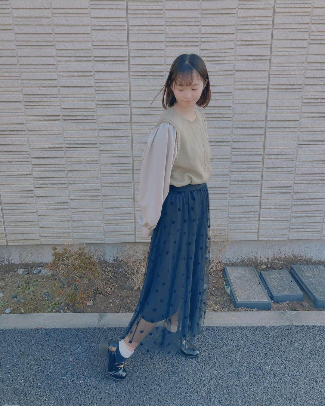 延命杏咲実さんのインスタグラム写真 - (延命杏咲実Instagram)「. 17kg（@17kg_official）のクローバーステッチシフォンスカートです🍀 . 私のファンマークのクローバーがついてるの！嬉しい〜！🧚‍♀️ . スカートが風になびくところもかわいいし、チュールのほうが長いから足首が見えるところもお気に入りポイント✅ . 私はブラックだけど、他にもホワイトがあるよ🤍 . . #17kg #クローバー #スカート #ブラック #PR #延命杏咲実 #延命ちゃん」2月28日 18時53分 - enmei_1115