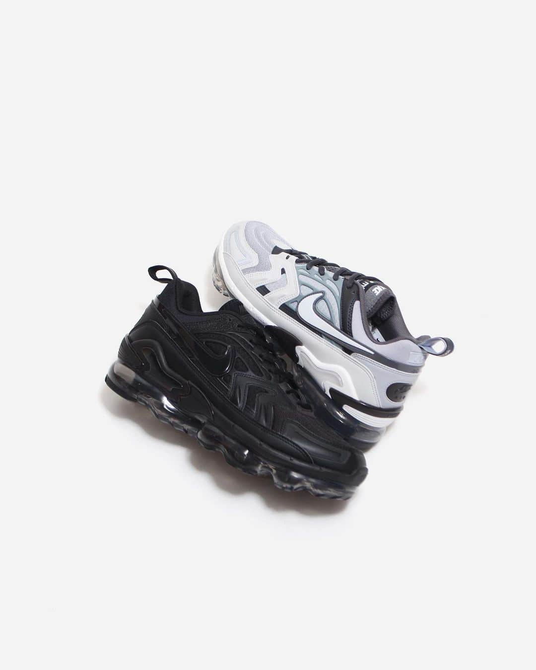 A+Sのインスタグラム：「2021. 3. 4 (thu) in store  ■NIKE AIR VAPORMAX EVO  COLOR : BLACK, WOLF GREY SIZE : 26.0cm - 29.0cm PRICE : ¥25,300 (tax incl.)  トップクラスのAir Maxをアピール。 ナイキ エア ヴェイパーマックス エヴォは、エア マックスのDNAが細部にまで息づくデザインで、特徴的な7つのNikeアイコンをアピールする一足です。 Airのパンテオンからのマストアイテムを一足に集約。歴史とイノベーション、Maxのすべてを継承しながら、新しい世界へ誘います。  Appeal the top class Air Max. The Nike Air VaporMax Evo is a pair of seven distinctive Nike icons, designed with Air Max's DNA in every detail. A collection of must-have items from Air's Pantheon. Inheriting history, innovation, and Max, we invite you to a new world.  #a_and_s #NIKE #NIKEAIRMAX #NIKEAIRVAPORMAX #NIKEAIRVAPORMAXEVO」