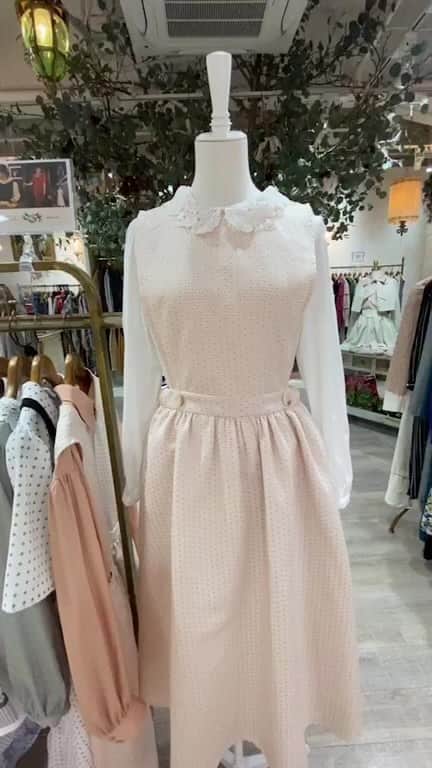LEBECCA boutique Vintageのインスタグラム：「. L and さぼうる #老舗喫茶とワンピース  #ナポリタンの夢ワンピース (先行予約予約)  新作オリジナルアイテム #高鳴る鼓動のレースカラーブラウス」