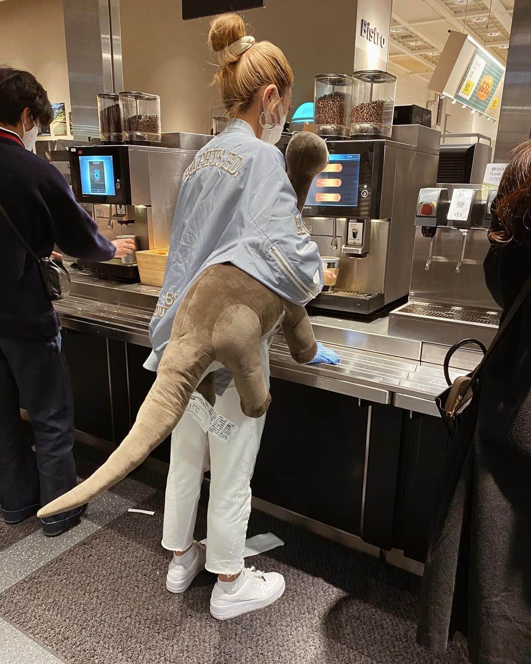 植松真理子のインスタグラム：「ゲット🦕  #IKEA #YOKOHAMA #恐竜のいる暮らし」