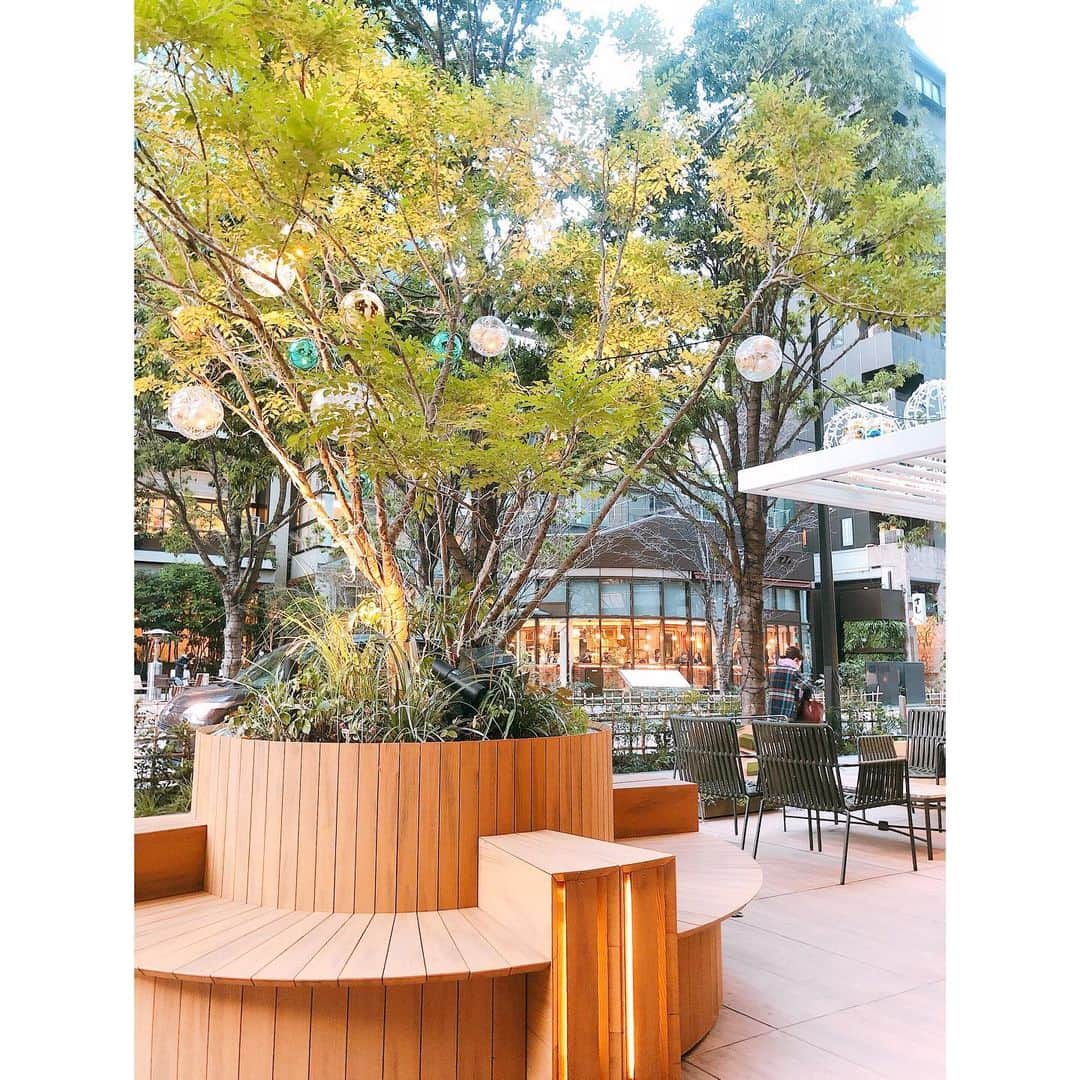 永末まゆさんのインスタグラム写真 - (永末まゆInstagram)「何度行ったか？数えきれないくらい通ってる @ippukuandmatcha 🍵✨🍫 コレド室町テラスの向かいのマンダリンオリエンタルホテル下にある抹茶専門カフェ✨  特に、#365日と日本橋  とのコラボ抹茶チョコクロワッサンが絶品ー🍫✨🥐  9月にオープンしたばかりでひっそりとした場所にあるので、穴場過ぎる空き具合🥺🍵  ゆったりした気分になれるテラスカフェ、おススメー☺️  (ちなみに、コレド室町は3月末まで三井ショッピングカードがあれば駐車場が3時間無料🚗)  ・ ・ ・  #コレド室町 #コレド室町テラス #日本橋カフェ #抹茶カフェ #東京カフェ #テラスカフェ #ippukuandmatcha #365日パン #抹茶好きな人と繋がりたい #日本橋グルメ #日本橋室町 #coredo」2月28日 19時24分 - nagasuemayu