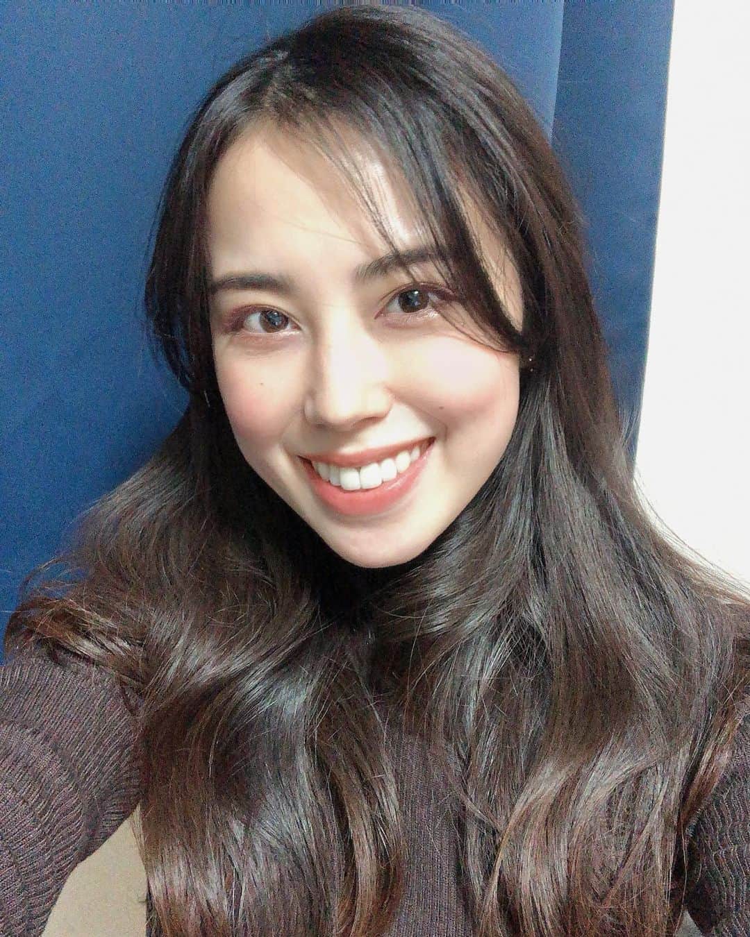 のインスタグラム：「. 2/28、本日誕生日を迎えました🎂 お父さんお母さんありがとう♡♡ いつも応援してくださる皆様にも感謝の気持ちでいっぱいです！！ 口角上げて毎日Happyに過ごしたいと思います☺️🍀 . . #誕生日」