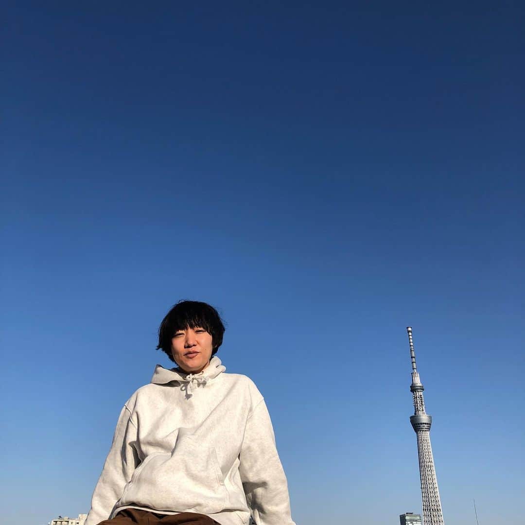 堀内将人のインスタグラム：「そらうち #空 #浅草 #スカイツリー #宇宙とかいてそらと読む」