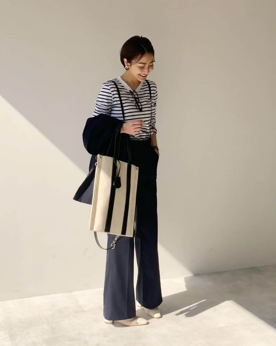 金子麻貴さんのインスタグラム写真 - (金子麻貴Instagram)「この前の @zara のボーダーロンTに @re_gleam の3wayサロペット。  ボーダーにネイビーってやっぱり可愛い❤️ ジャケットもネイビーでまとめました。  #fashion#zara#regleam#ザラ#ボーダー#ロンT#サロペット#サスペンダー#ボーダーコーデ#春コーデ」2月28日 19時32分 - mtmmaki