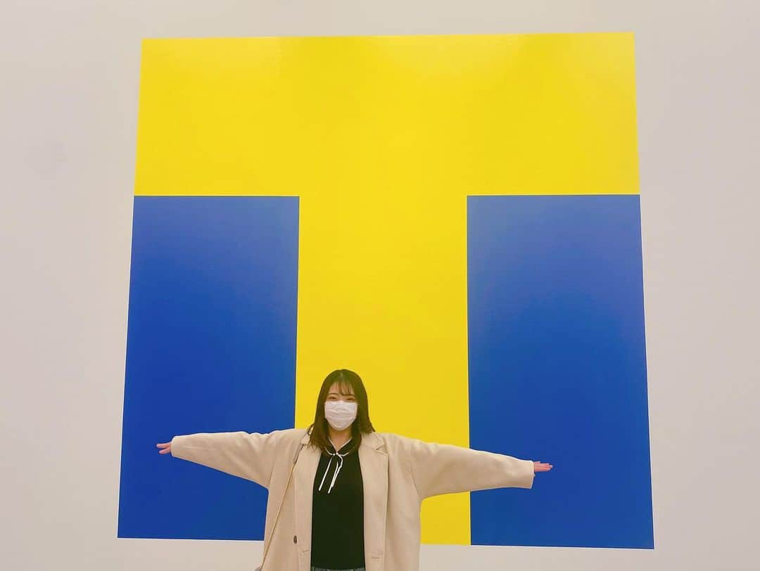 山田杏奈さんのインスタグラム写真 - (山田杏奈Instagram)「#国立新美術館 の #佐藤可士和展 ﻿ ﻿ ﻿ デザインひとつで全く違って見えて﻿ 見え方、見せ方が緻密に計算されてて﻿ 凄くワクワクした🥰﻿ ﻿ あのロゴも！！！あれも！これも！！って感じでとっても楽しめたので皆さんもぜひ行ってみて下さい✨﻿ ﻿ 久々の美術館、とてもリフレッシュできました💭🌱﻿ ﻿ #美術館巡り #美術館 #美術館好き #六本木 #アート巡り ﻿」2月28日 19時36分 - anna_yamada05