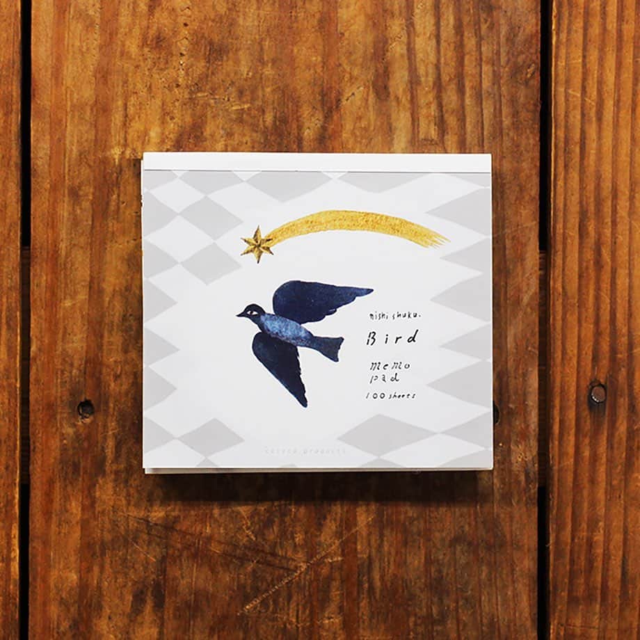 手紙社さんのインスタグラム写真 - (手紙社Instagram)「【透かし和紙を使った特製BOXに入った「Bird」セット】 昭和8年から続く京都の和文具メーカー・表現社が立ち上げたブランド「cozyca products（@cozycaproducts）」。より多くの人に作家のデザインを楽しんでもらいたい、作り手の活動を少しでも応援したいと、20人近い作家とコラボしたアイテムをそろえます。透かし和紙を使った特製BOXに、イラストレーター・西淑さんのアイテムを詰め込んだセットは紙博限定です。  --------------------- 【「手紙社のオンラインフェスティバル 紙博&陶博」開催概要】 会期：2021年3月1日（月）〜3月7日（日）　＊参加無料﻿ 会場：「手紙社のオンラインフェスティバル 紙博&陶博」公式サイト﻿  ▶︎詳細は「@kamihaku2021」プロフィールのURLから！  ◎オンラインショッピング 定番アイテムだけでなく、新作やここだけの限定アイテムなど、出展者による渾身の作品がずらりと並びます。さらに“手紙社の部員”限定で、ひと足早くお買い物ができる先行販売を実施！ プレビュー期間：2月25日（木）12:00〜2月27日（土）24:00 先行販売期間：﻿2月28日（日）10:00〜24:00﻿ 一般販売期間：﻿3月1日（月）12:00〜3月7日（日）24:00﻿  ◎オンラインミーティング 制作のバックグラウンドや実際に販売する作品の紹介などを直接聞いたり見たりできるオンラインミーティング（番組）を、一部の出展者からお届けします！  ▶︎「手紙社の部員」について詳しくは、手紙社公式Webサイト→「手紙社の部員について」をチェック！  #手紙社#手紙舎#紙博#陶博#オンラインイベント#紙#イラスト#デザイン#印刷#活版#文房具#マステ#ハンコ#手紙#箱#雑貨#陶器#磁器#器#西淑 #tegamisha#kamihaku#touhaku#paper#papercrafts#ceramics#pottery#handcraft#cozyca_products」2月28日 19時52分 - tegamisha